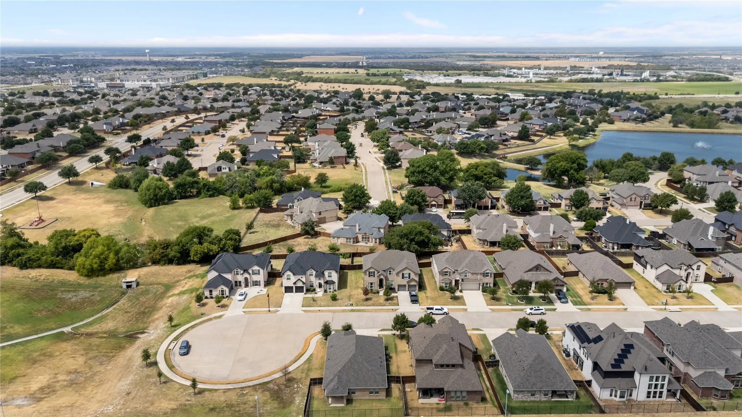 Single Family Residence For Sale in Collin County , 2820 Field Street, Celina, Texas 75009, 4 Bedroom, 3 Bathroom, 2 Garage spaces, 2,072 Sqft, built in 2019, mls#21369160, Real Estate Agent in Celina, Homes For Sale in Collin county, Homes For Sale in Celina, Realtor in Celina Texas, Real Estate Brokerage Independent Realty Texas, Luminita Cordes Realtor