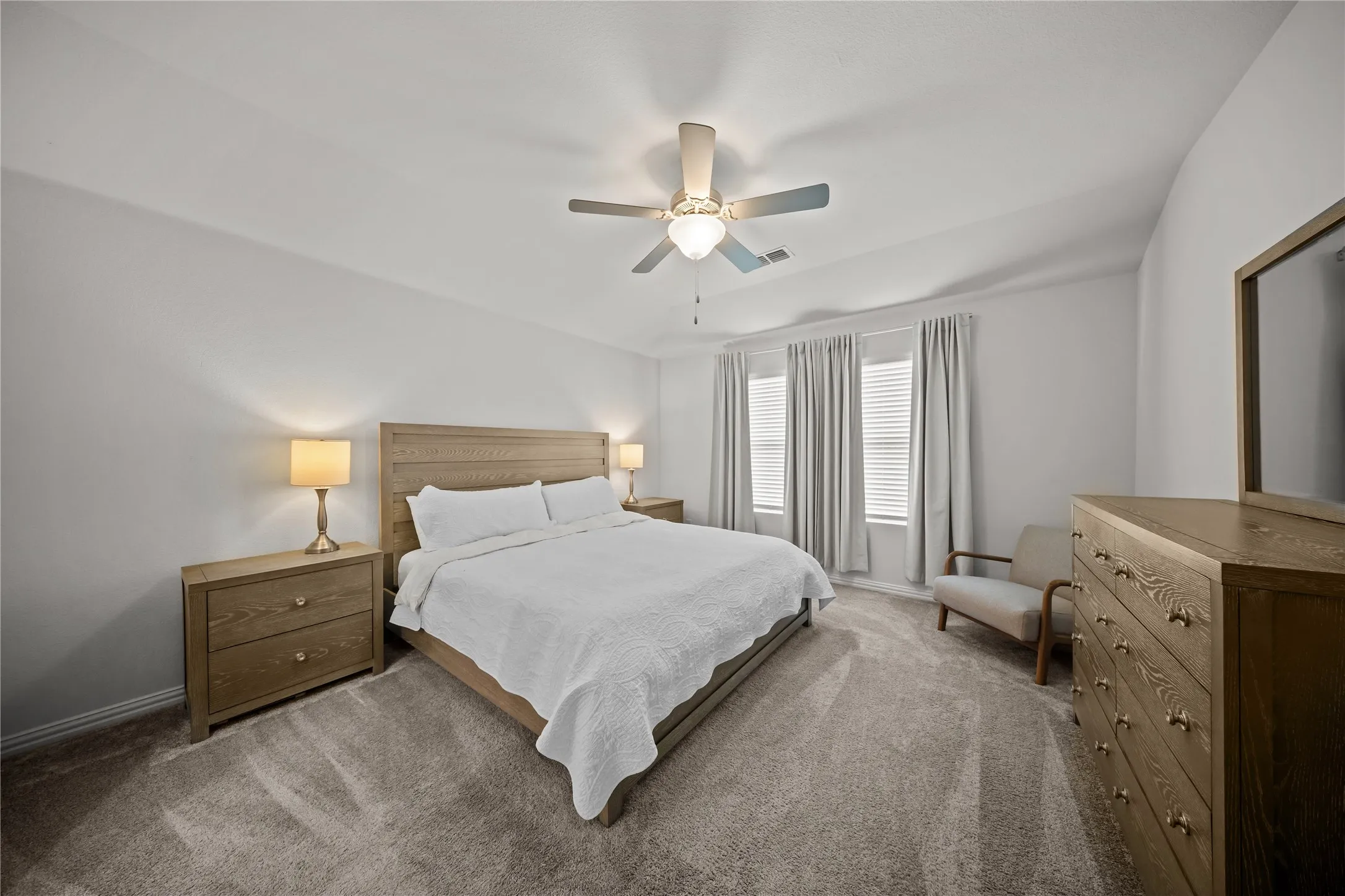 Single Family Residence For Sale in Collin County , 2820 Field Street, Celina, Texas 75009, 4 Bedroom, 3 Bathroom, 2 Garage spaces, 2,072 Sqft, built in 2019, mls#21369160, Real Estate Agent in Celina, Homes For Sale in Collin county, Homes For Sale in Celina, Realtor in Celina Texas, Real Estate Brokerage Independent Realty Texas, Luminita Cordes Realtor