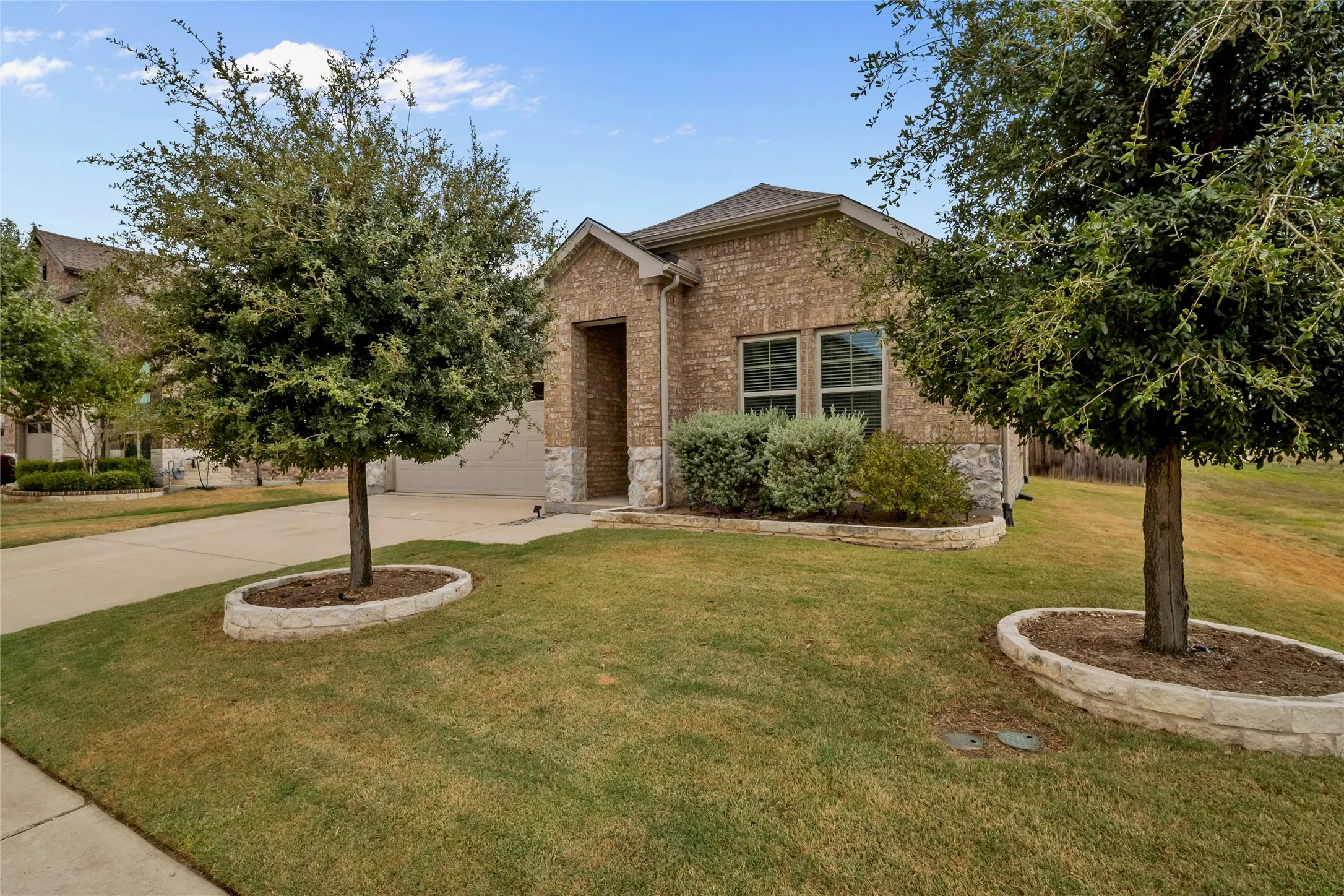 Single Family Residence For Sale in Collin County , 2820 Field Street, Celina, Texas 75009, 4 Bedroom, 3 Bathroom, 2 Garage spaces, 2,072 Sqft, built in 2019, mls#21369160, Real Estate Agent in Celina, Homes For Sale in Collin county, Homes For Sale in Celina, Realtor in Celina Texas, Real Estate Brokerage Independent Realty Texas, Luminita Cordes Realtor