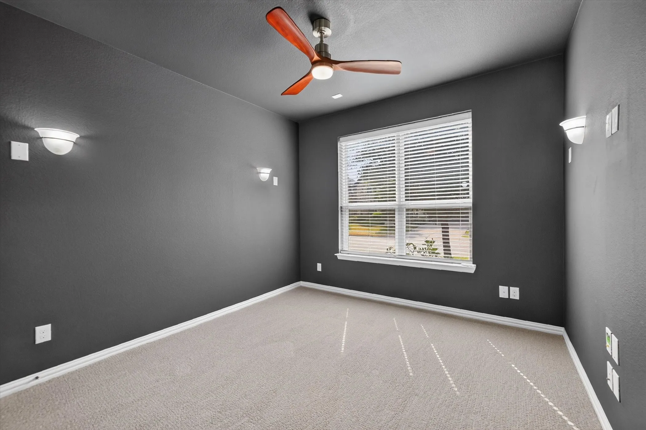 Single Family Residence For Sale in Denton County , 7008 Elk Springs Drive, Argyle, Texas 76226, 5 Bedroom, 4 Bathroom, 2 Garage spaces, 3,049 Sqft, built in 2019, mls#21367918, Real Estate Agent in Argyle, Homes For Sale in Denton county, Homes For Sale in Argyle, Realtor in Argyle Texas, Real Estate Brokerage Independent Realty Texas, Luminita Cordes Realtor