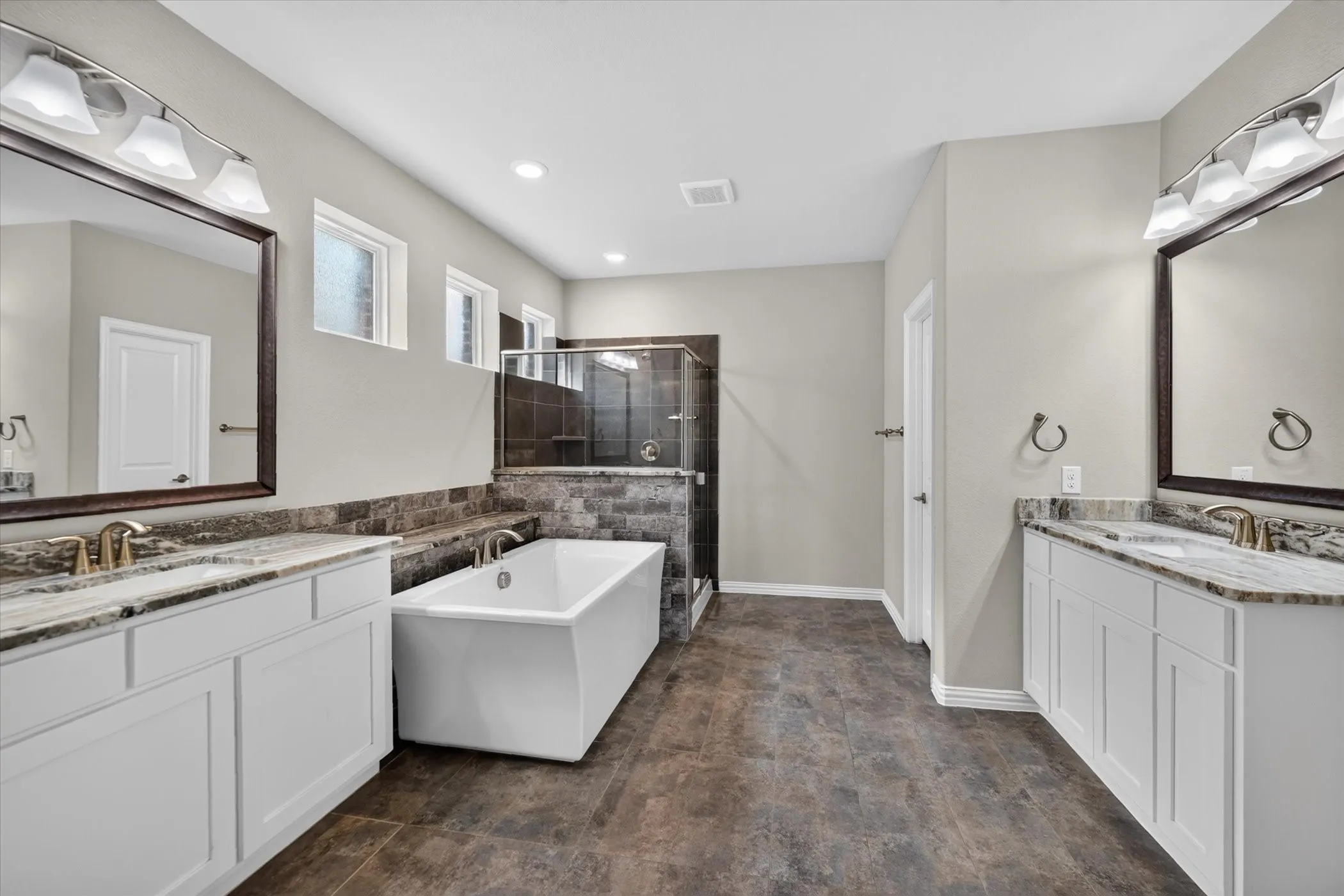 Single Family Residence For Sale in Denton County , 7008 Elk Springs Drive, Argyle, Texas 76226, 5 Bedroom, 4 Bathroom, 2 Garage spaces, 3,049 Sqft, built in 2019, mls#21367918, Real Estate Agent in Argyle, Homes For Sale in Denton county, Homes For Sale in Argyle, Realtor in Argyle Texas, Real Estate Brokerage Independent Realty Texas, Luminita Cordes Realtor