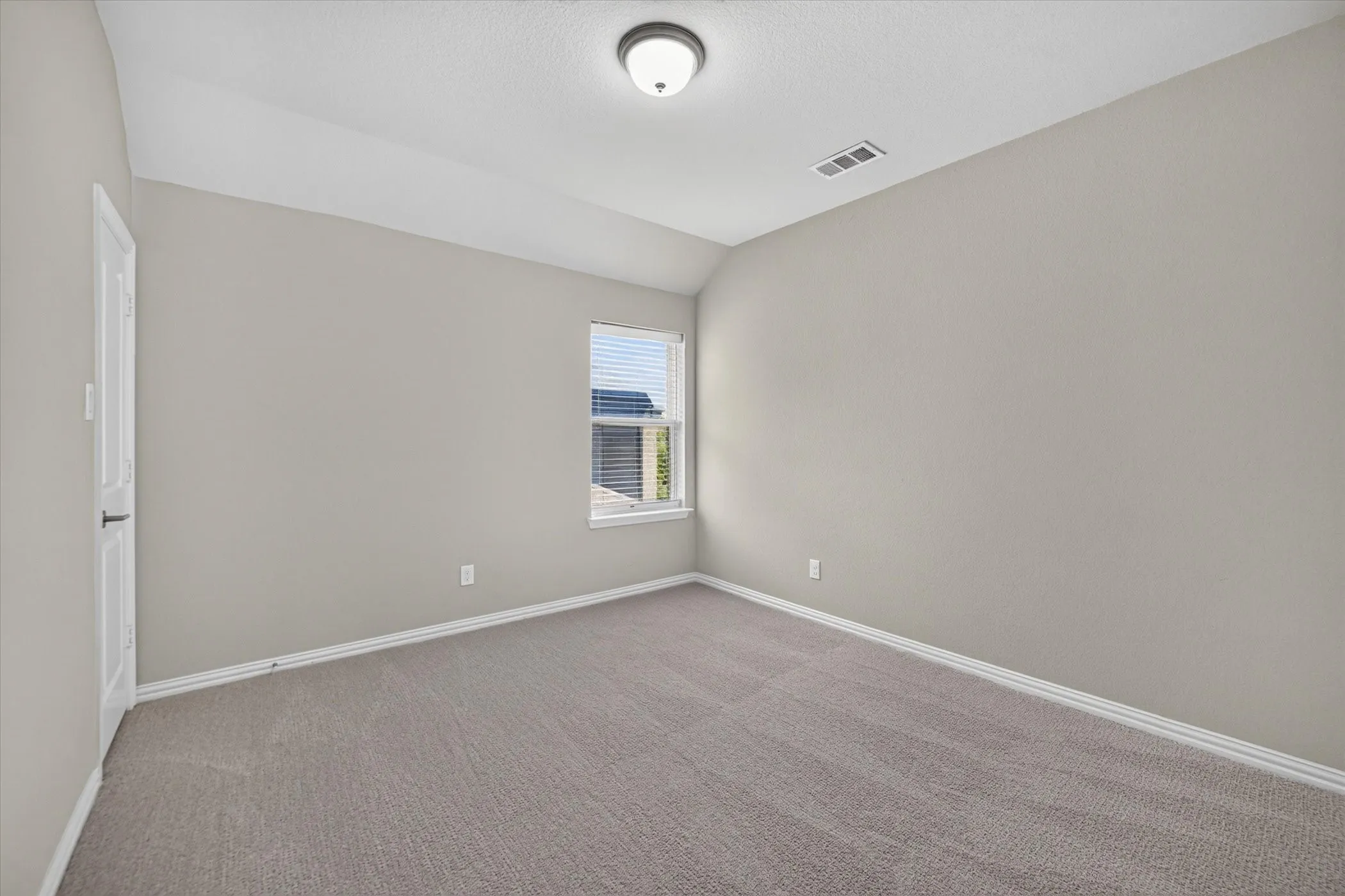 Single Family Residence For Sale in Denton County , 7008 Elk Springs Drive, Argyle, Texas 76226, 5 Bedroom, 4 Bathroom, 2 Garage spaces, 3,049 Sqft, built in 2019, mls#21367918, Real Estate Agent in Argyle, Homes For Sale in Denton county, Homes For Sale in Argyle, Realtor in Argyle Texas, Real Estate Brokerage Independent Realty Texas, Luminita Cordes Realtor