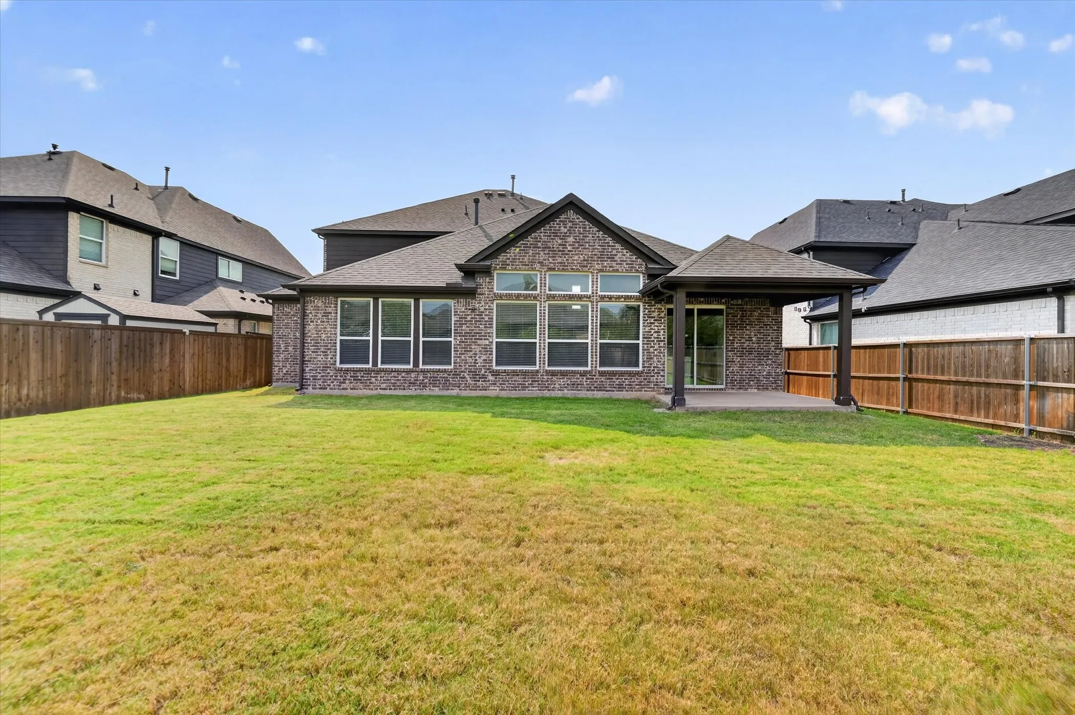 Single Family Residence For Sale in Denton County , 7008 Elk Springs Drive, Argyle, Texas 76226, 5 Bedroom, 4 Bathroom, 2 Garage spaces, 3,049 Sqft, built in 2019, mls#21367918, Real Estate Agent in Argyle, Homes For Sale in Denton county, Homes For Sale in Argyle, Realtor in Argyle Texas, Real Estate Brokerage Independent Realty Texas, Luminita Cordes Realtor