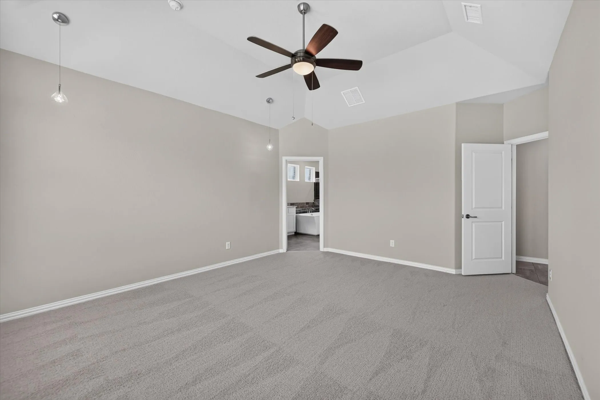 Single Family Residence For Sale in Denton County , 7008 Elk Springs Drive, Argyle, Texas 76226, 5 Bedroom, 4 Bathroom, 2 Garage spaces, 3,049 Sqft, built in 2019, mls#21367918, Real Estate Agent in Argyle, Homes For Sale in Denton county, Homes For Sale in Argyle, Realtor in Argyle Texas, Real Estate Brokerage Independent Realty Texas, Luminita Cordes Realtor
