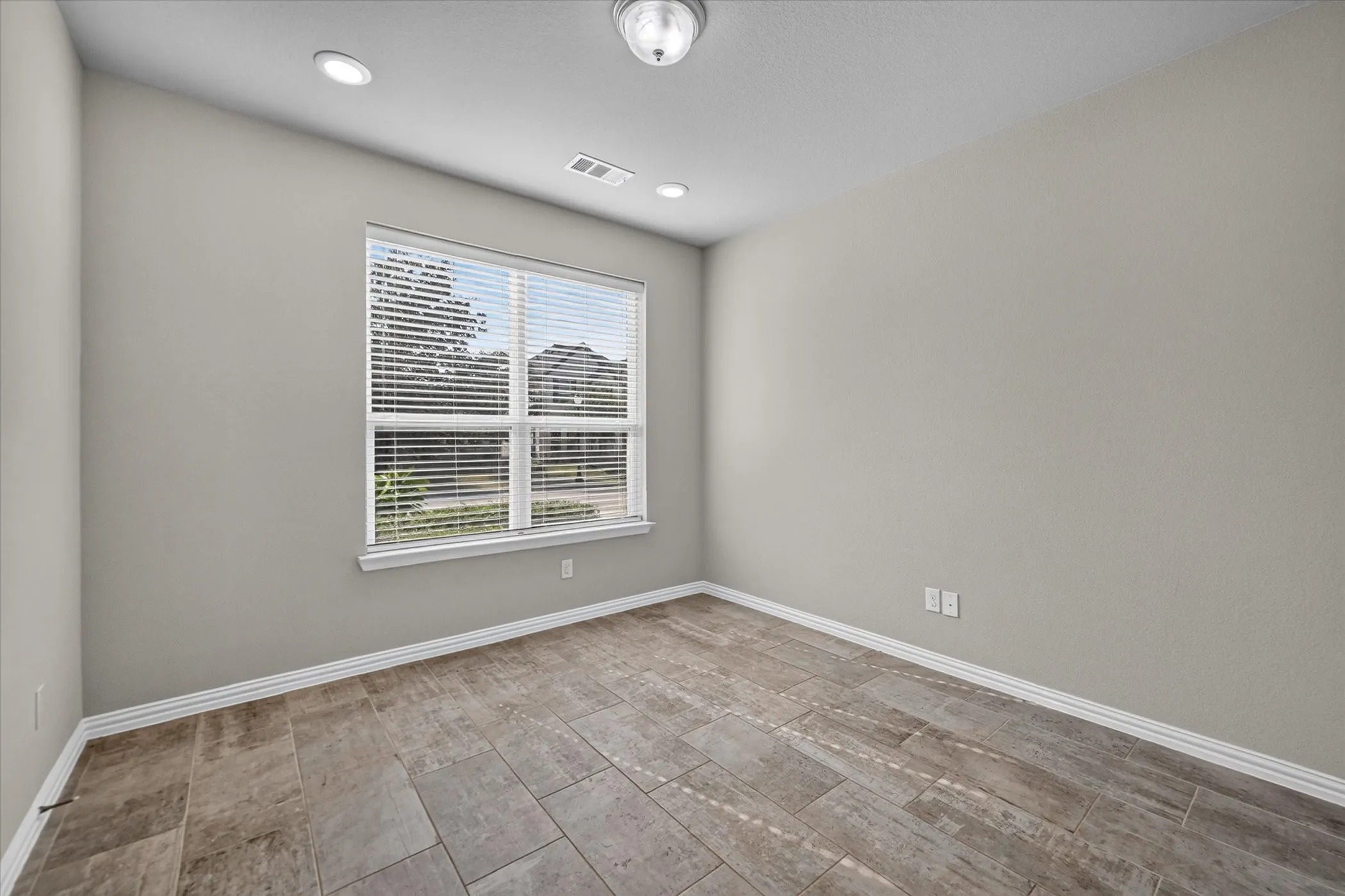 Single Family Residence For Sale in Denton County , 7008 Elk Springs Drive, Argyle, Texas 76226, 5 Bedroom, 4 Bathroom, 2 Garage spaces, 3,049 Sqft, built in 2019, mls#21367918, Real Estate Agent in Argyle, Homes For Sale in Denton county, Homes For Sale in Argyle, Realtor in Argyle Texas, Real Estate Brokerage Independent Realty Texas, Luminita Cordes Realtor