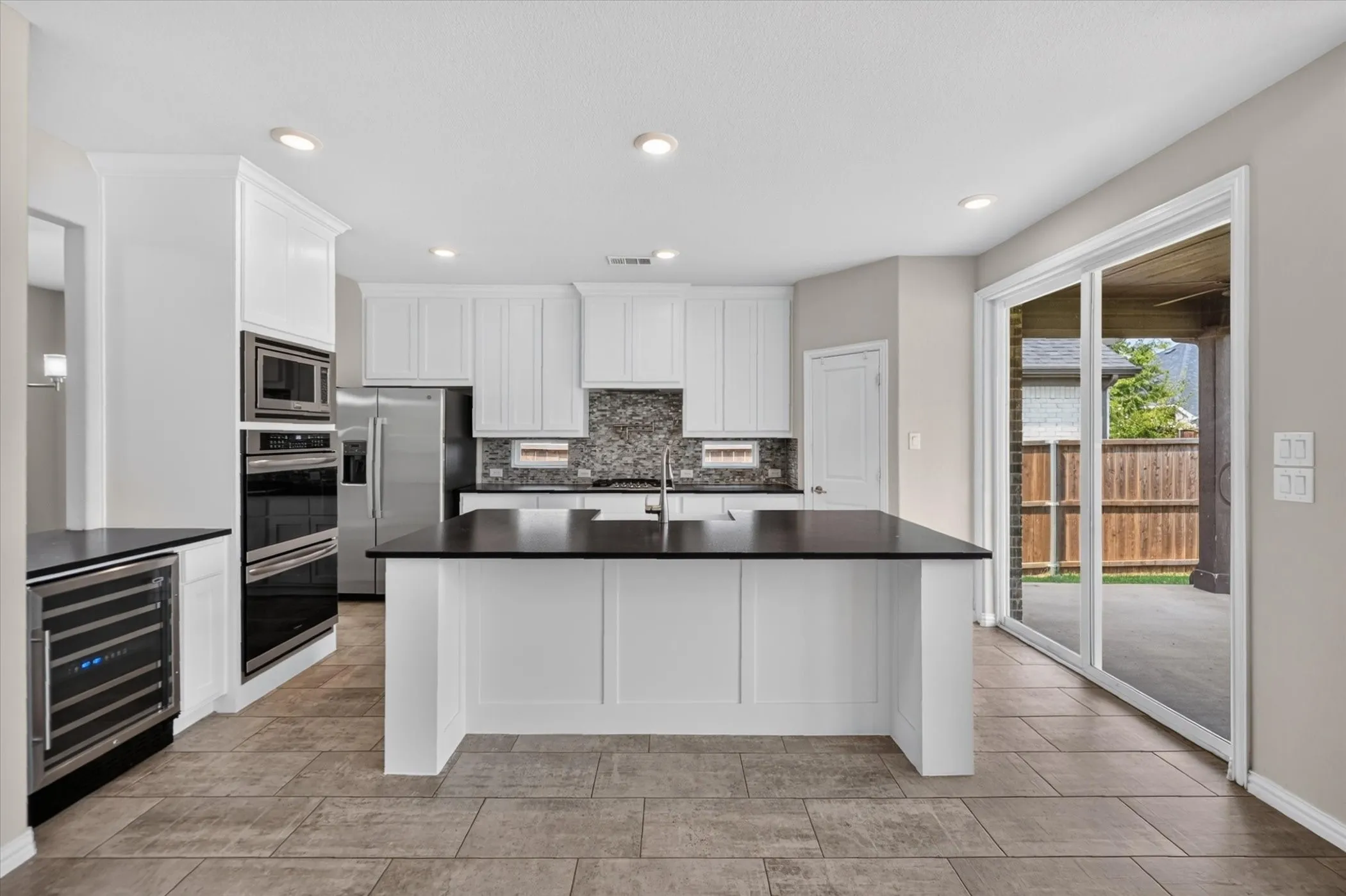 Single Family Residence For Sale in Denton County , 7008 Elk Springs Drive, Argyle, Texas 76226, 5 Bedroom, 4 Bathroom, 2 Garage spaces, 3,049 Sqft, built in 2019, mls#21367918, Real Estate Agent in Argyle, Homes For Sale in Denton county, Homes For Sale in Argyle, Realtor in Argyle Texas, Real Estate Brokerage Independent Realty Texas, Luminita Cordes Realtor