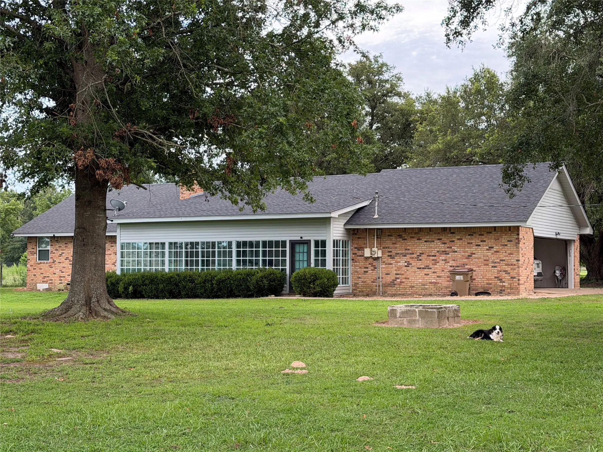 Single Family Residence For Sale in Camp County , 225 Farm to Market Rd 21, Pittsburg, Texas 75686, 3 Bedroom, 3 Bathroom, 2 Garage spaces, 2,241 Sqft, built in 1977, mls#21369328, Real Estate Agent in Pittsburg, Homes For Sale in Camp county, Homes For Sale in Pittsburg, Realtor in Pittsburg Texas, Real Estate Brokerage Independent Realty Texas, Luminita Cordes Realtor