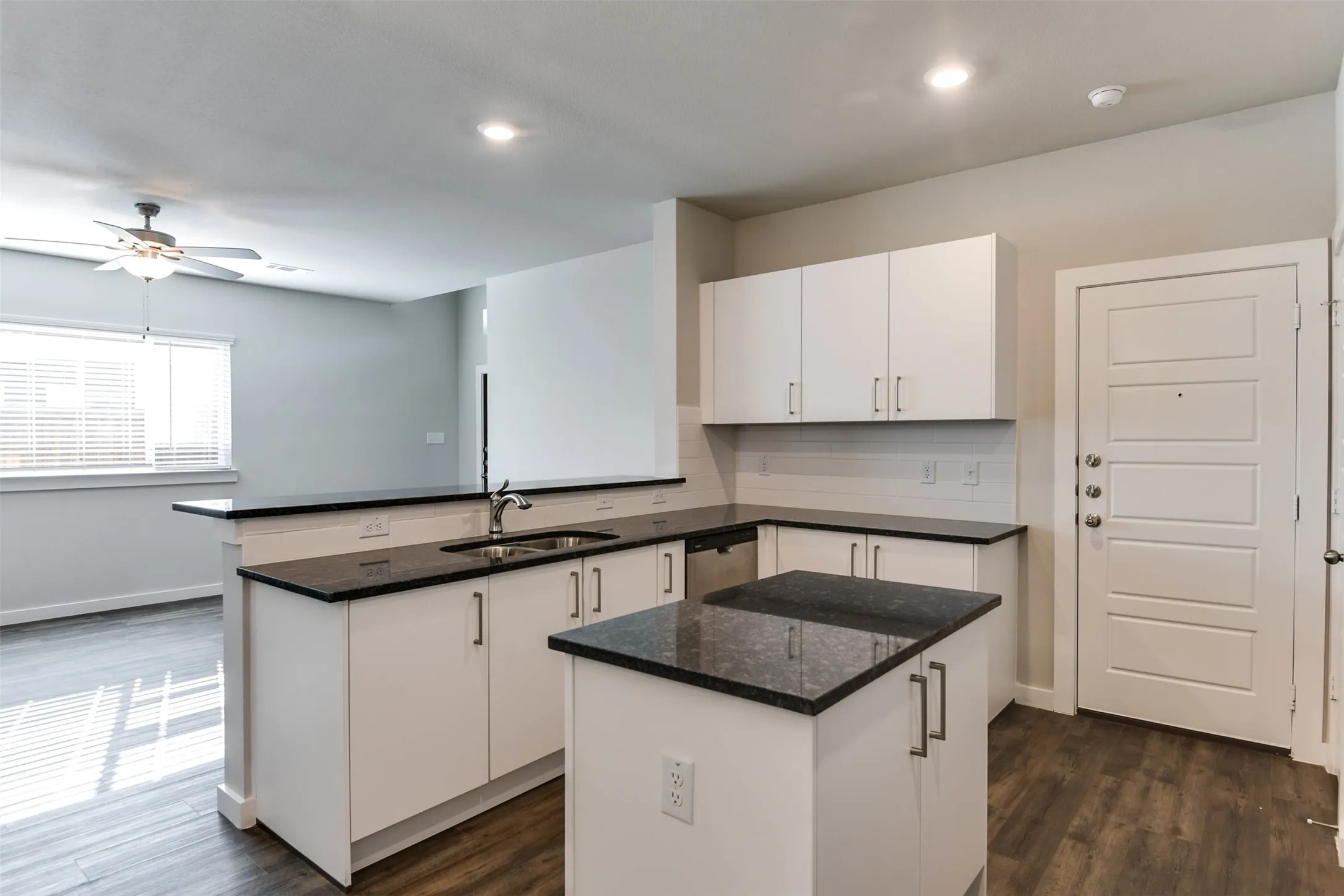 Duplex For Rent in Ellis County , 653 Blackland Drive, Venus, Texas 76084, 3 Bedroom, 2 Bathroom, 2 Garage spaces, 1,301 Sqft, built in 2023, mls#21369332, Real Estate Agent in Venus, Homes For Rent in Ellis county, Homes For Rent in Venus, Realtor in Venus Texas, Real Estate Brokerage Independent Realty Texas, Luminita Cordes Realtor
