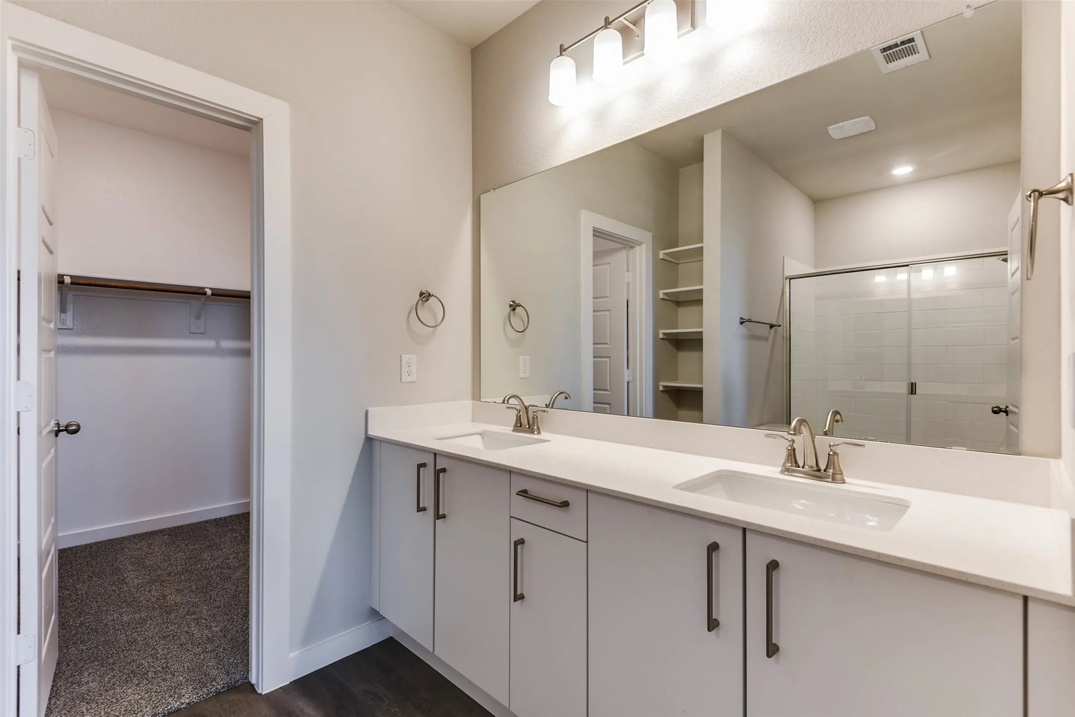 Duplex For Rent in Ellis County , 653 Blackland Drive, Venus, Texas 76084, 3 Bedroom, 2 Bathroom, 2 Garage spaces, 1,301 Sqft, built in 2023, mls#21369332, Real Estate Agent in Venus, Homes For Rent in Ellis county, Homes For Rent in Venus, Realtor in Venus Texas, Real Estate Brokerage Independent Realty Texas, Luminita Cordes Realtor