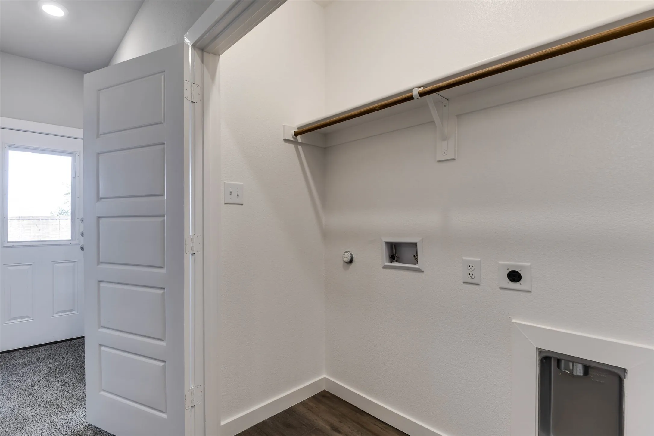 Duplex For Rent in Ellis County , 653 Blackland Drive, Venus, Texas 76084, 3 Bedroom, 2 Bathroom, 2 Garage spaces, 1,301 Sqft, built in 2023, mls#21369332, Real Estate Agent in Venus, Homes For Rent in Ellis county, Homes For Rent in Venus, Realtor in Venus Texas, Real Estate Brokerage Independent Realty Texas, Luminita Cordes Realtor