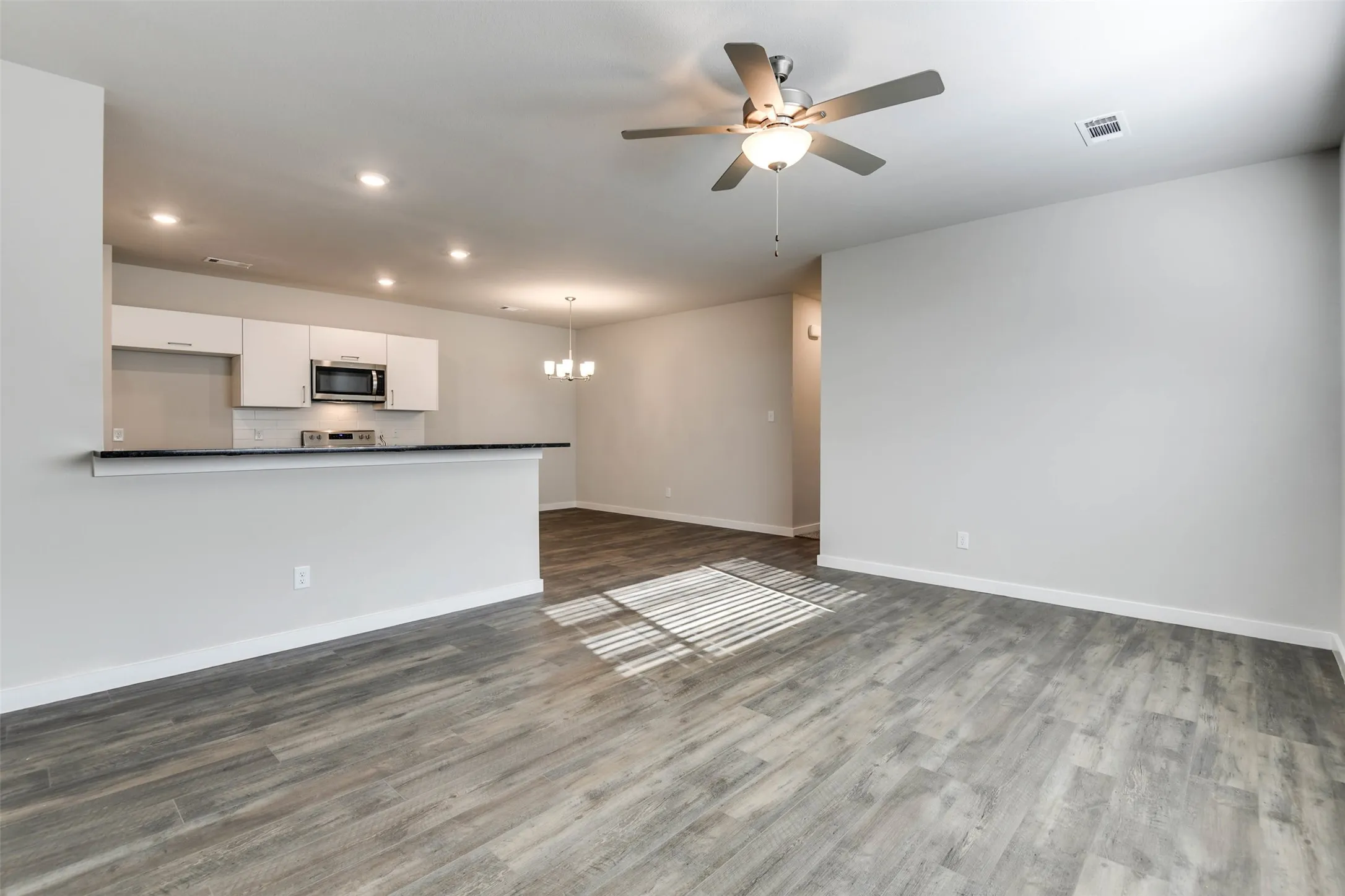Duplex For Rent in Ellis County , 653 Blackland Drive, Venus, Texas 76084, 3 Bedroom, 2 Bathroom, 2 Garage spaces, 1,301 Sqft, built in 2023, mls#21369332, Real Estate Agent in Venus, Homes For Rent in Ellis county, Homes For Rent in Venus, Realtor in Venus Texas, Real Estate Brokerage Independent Realty Texas, Luminita Cordes Realtor