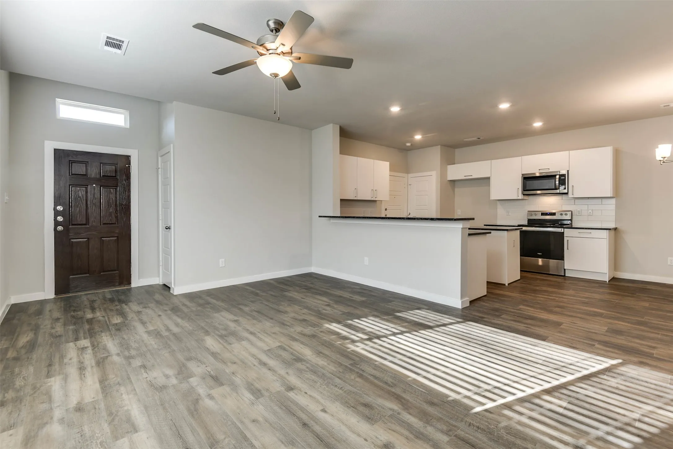 Duplex For Rent in Ellis County , 653 Blackland Drive, Venus, Texas 76084, 3 Bedroom, 2 Bathroom, 2 Garage spaces, 1,301 Sqft, built in 2023, mls#21369332, Real Estate Agent in Venus, Homes For Rent in Ellis county, Homes For Rent in Venus, Realtor in Venus Texas, Real Estate Brokerage Independent Realty Texas, Luminita Cordes Realtor