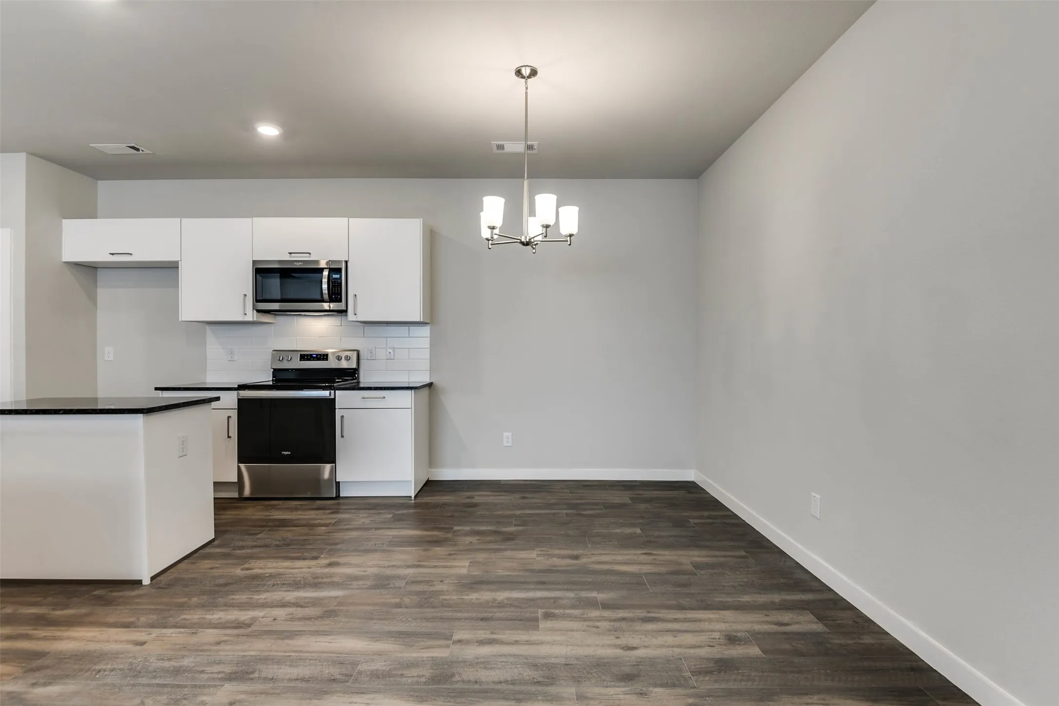 Duplex For Rent in Ellis County , 653 Blackland Drive, Venus, Texas 76084, 3 Bedroom, 2 Bathroom, 2 Garage spaces, 1,301 Sqft, built in 2023, mls#21369332, Real Estate Agent in Venus, Homes For Rent in Ellis county, Homes For Rent in Venus, Realtor in Venus Texas, Real Estate Brokerage Independent Realty Texas, Luminita Cordes Realtor
