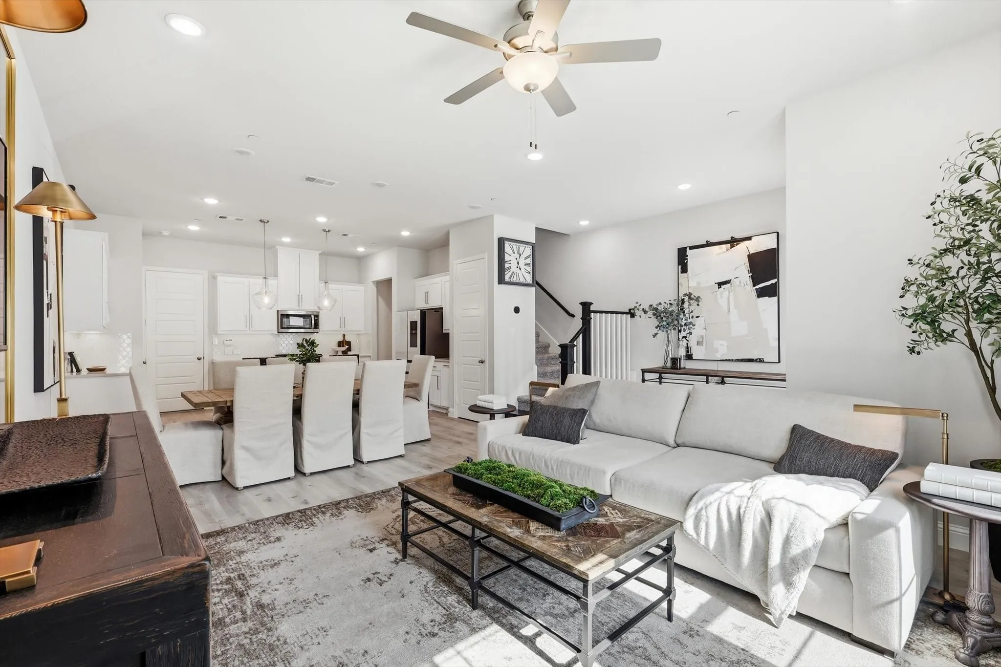 Townhouse For Rent in Dallas County , 12952 Wymeth Drive, Farmers Branch, Texas 75234, 3 Bedroom, 3 Bathroom, 2 Garage spaces, 1,860 Sqft, built in 2021, mls#21364799, Real Estate Agent in Farmers Branch, Homes For Rent in Dallas county, Homes For Rent in Farmers Branch, Realtor in Farmers Branch Texas, Real Estate Brokerage Independent Realty Texas, Luminita Cordes Realtor