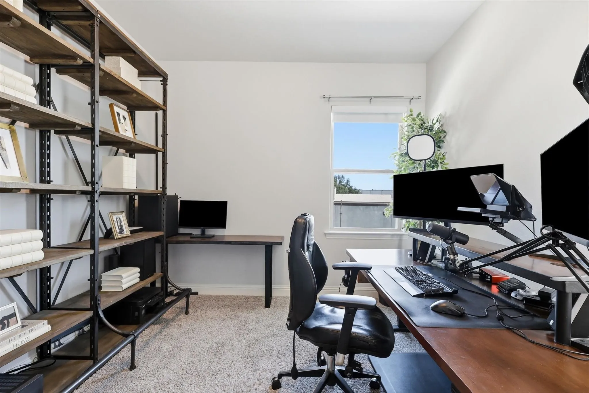 Secondary bedroom, currently being used as an office.