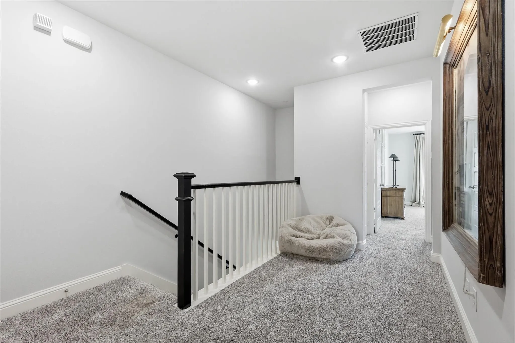 Upstairs landing/sitting area
