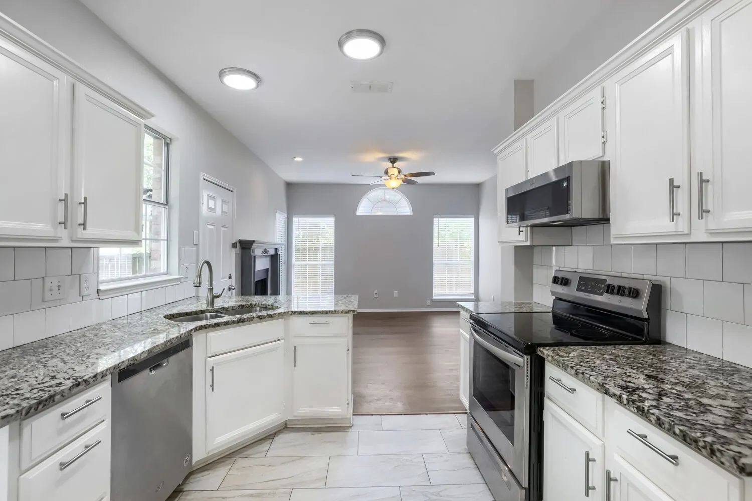Single Family Residence For Sale in Dallas County , 1153 Regal Drive, Garland, Texas 75040, 3 Bedroom, 3 Bathroom, 2 Garage spaces, 1,992 Sqft, built in 1993, mls#21368419, Real Estate Agent in Garland, Homes For Sale in Dallas county, Homes For Sale in Garland, Realtor in Garland Texas, Real Estate Brokerage Independent Realty Texas, Luminita Cordes Realtor