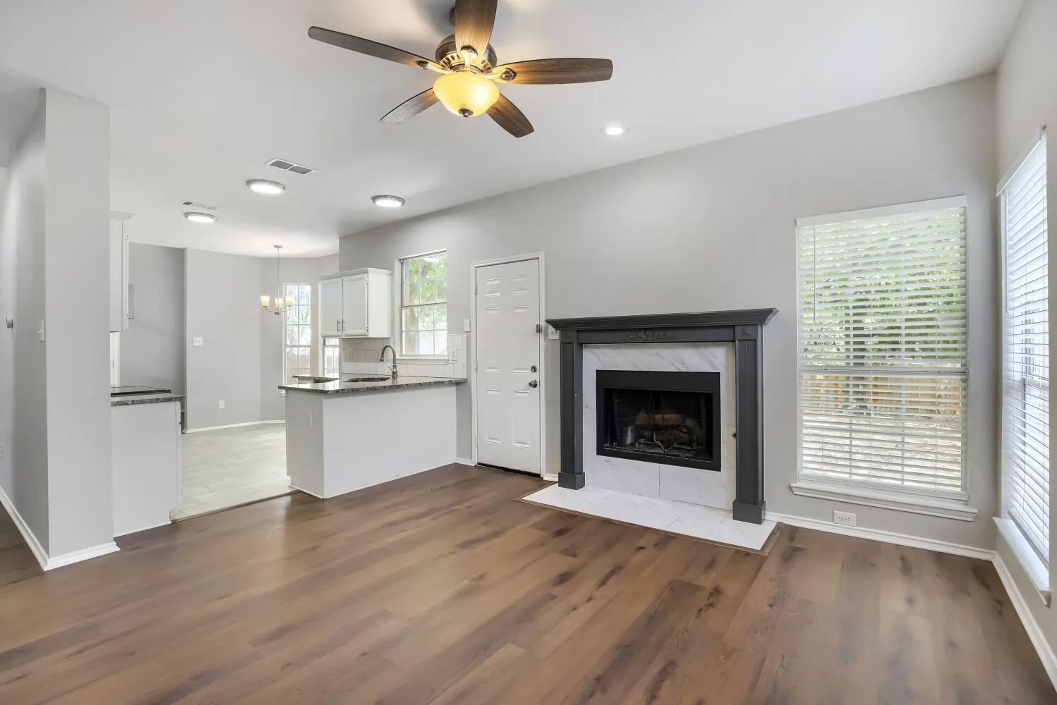 Single Family Residence For Sale in Dallas County , 1153 Regal Drive, Garland, Texas 75040, 3 Bedroom, 3 Bathroom, 2 Garage spaces, 1,992 Sqft, built in 1993, mls#21368419, Real Estate Agent in Garland, Homes For Sale in Dallas county, Homes For Sale in Garland, Realtor in Garland Texas, Real Estate Brokerage Independent Realty Texas, Luminita Cordes Realtor