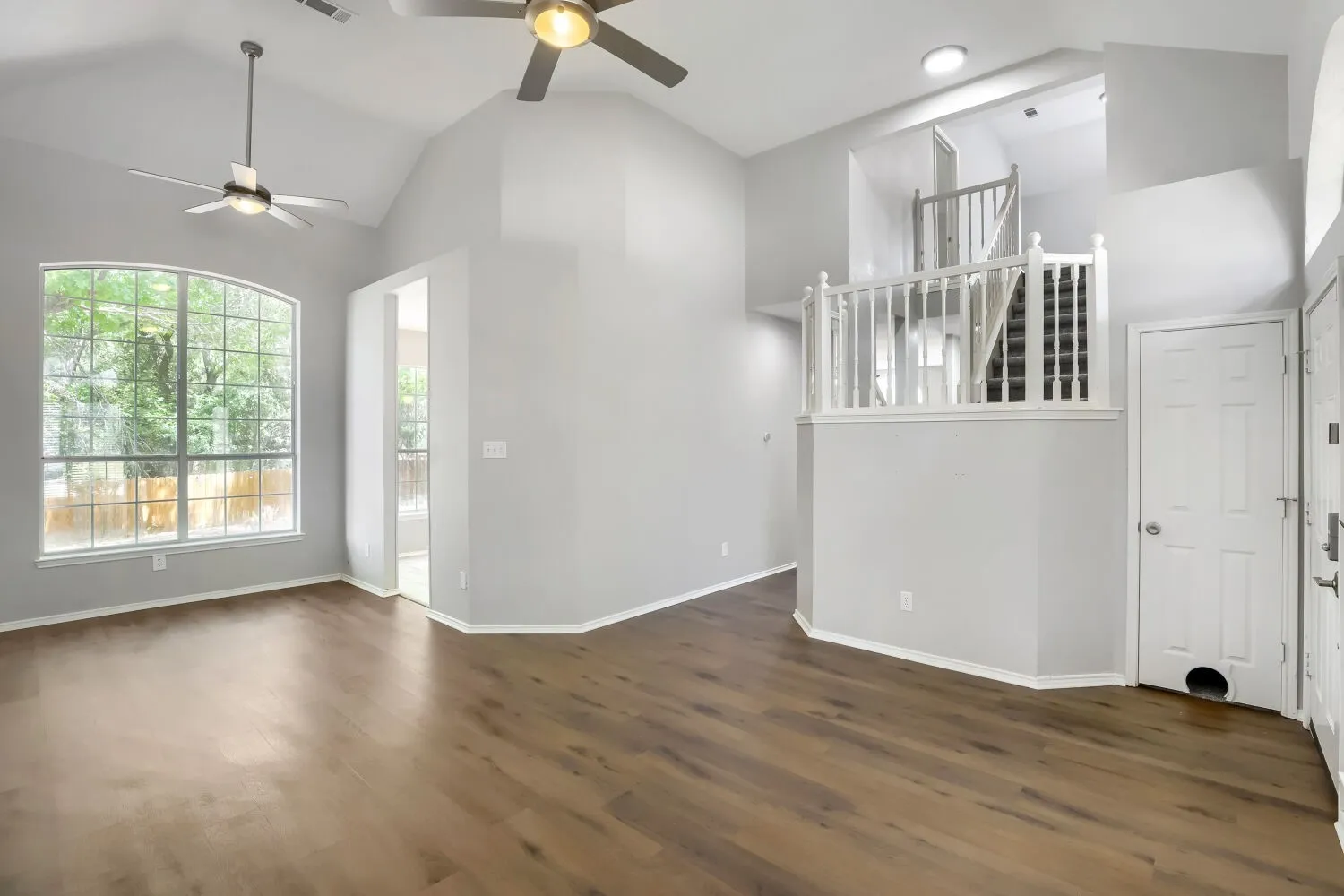 Single Family Residence For Sale in Dallas County , 1153 Regal Drive, Garland, Texas 75040, 3 Bedroom, 3 Bathroom, 2 Garage spaces, 1,992 Sqft, built in 1993, mls#21368419, Real Estate Agent in Garland, Homes For Sale in Dallas county, Homes For Sale in Garland, Realtor in Garland Texas, Real Estate Brokerage Independent Realty Texas, Luminita Cordes Realtor