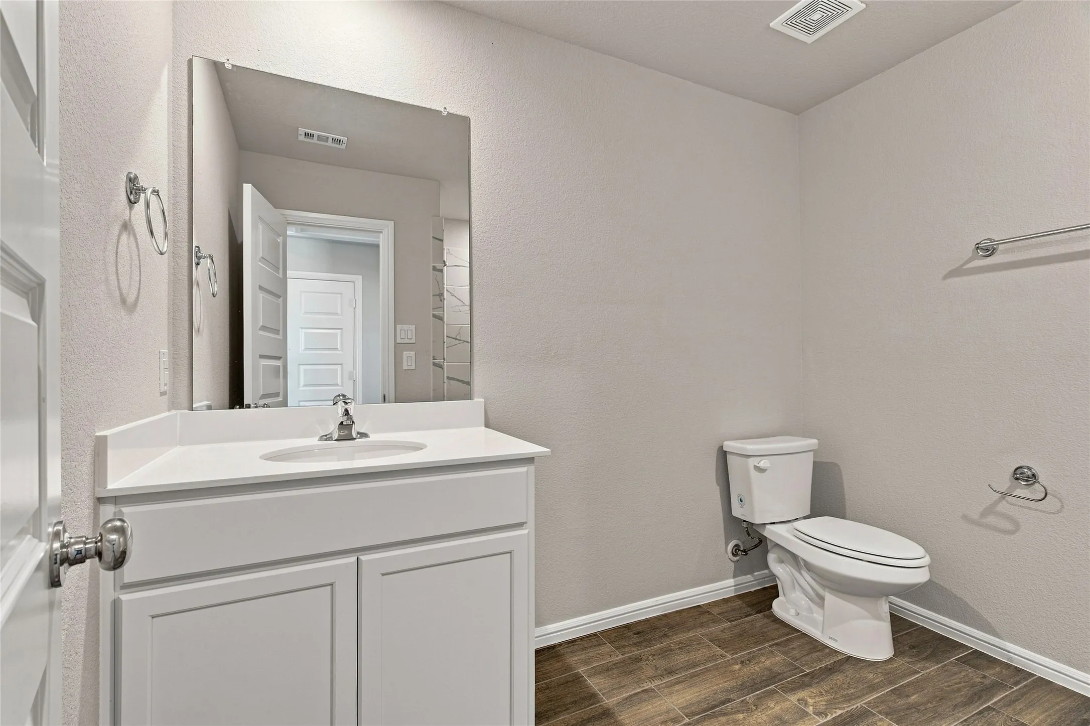 Single Family Residence For Sale in Tarrant County , 1345 Fox Glen Trail, Crowley, Texas 76036, 3 Bedroom, 4 Bathroom, 2 Garage spaces, 2,685 Sqft, built in 2023, mls#21368676, Real Estate Agent in Crowley, Homes For Sale in Tarrant county, Homes For Sale in Crowley, Realtor in Crowley Texas, Real Estate Brokerage Independent Realty Texas, Luminita Cordes Realtor
