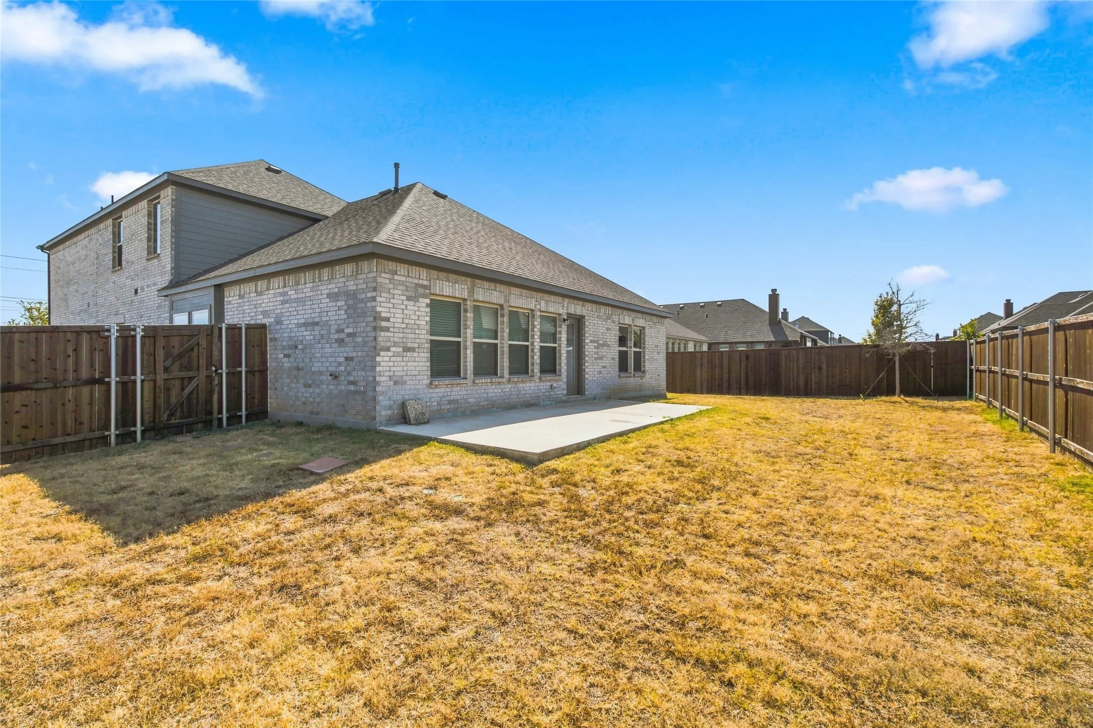 Single Family Residence For Sale in Tarrant County , 1345 Fox Glen Trail, Crowley, Texas 76036, 3 Bedroom, 4 Bathroom, 2 Garage spaces, 2,685 Sqft, built in 2023, mls#21368676, Real Estate Agent in Crowley, Homes For Sale in Tarrant county, Homes For Sale in Crowley, Realtor in Crowley Texas, Real Estate Brokerage Independent Realty Texas, Luminita Cordes Realtor