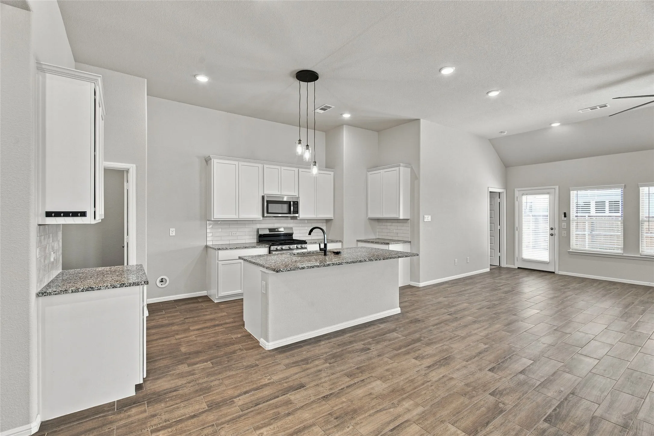 Single Family Residence For Sale in Tarrant County , 1345 Fox Glen Trail, Crowley, Texas 76036, 3 Bedroom, 4 Bathroom, 2 Garage spaces, 2,685 Sqft, built in 2023, mls#21368676, Real Estate Agent in Crowley, Homes For Sale in Tarrant county, Homes For Sale in Crowley, Realtor in Crowley Texas, Real Estate Brokerage Independent Realty Texas, Luminita Cordes Realtor