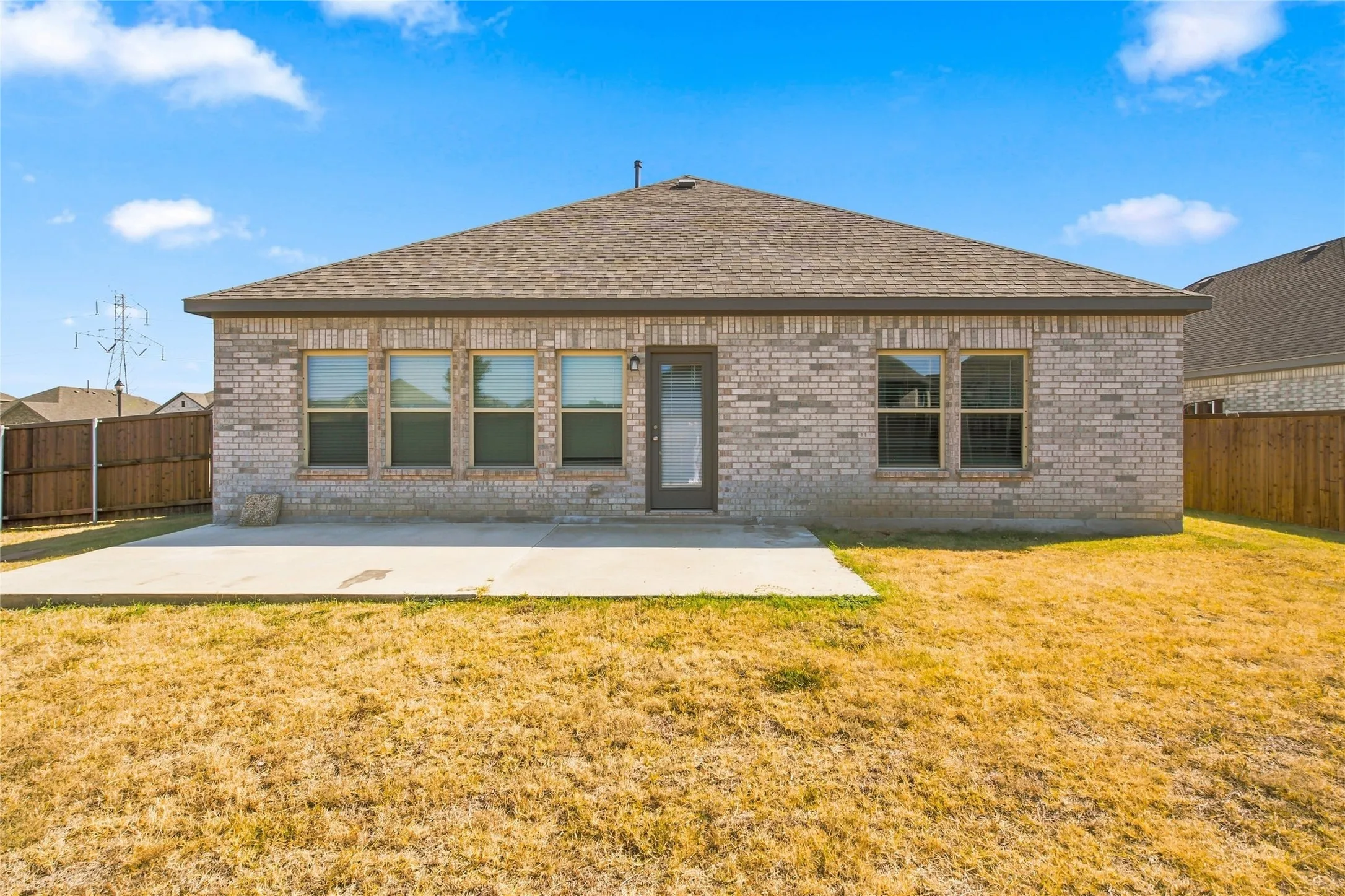 Single Family Residence For Sale in Tarrant County , 1345 Fox Glen Trail, Crowley, Texas 76036, 3 Bedroom, 4 Bathroom, 2 Garage spaces, 2,685 Sqft, built in 2023, mls#21368676, Real Estate Agent in Crowley, Homes For Sale in Tarrant county, Homes For Sale in Crowley, Realtor in Crowley Texas, Real Estate Brokerage Independent Realty Texas, Luminita Cordes Realtor