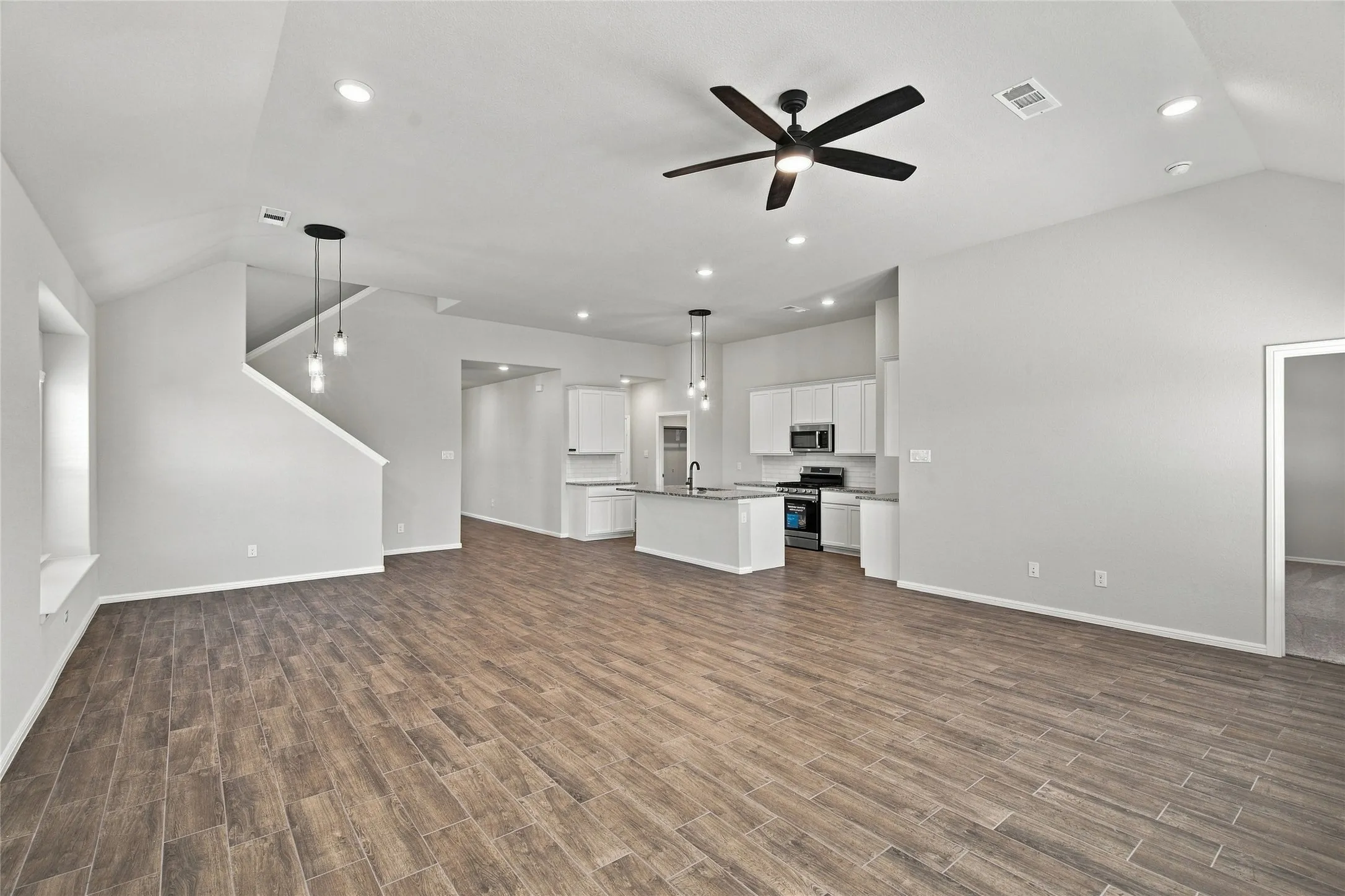 Single Family Residence For Sale in Tarrant County , 1345 Fox Glen Trail, Crowley, Texas 76036, 3 Bedroom, 4 Bathroom, 2 Garage spaces, 2,685 Sqft, built in 2023, mls#21368676, Real Estate Agent in Crowley, Homes For Sale in Tarrant county, Homes For Sale in Crowley, Realtor in Crowley Texas, Real Estate Brokerage Independent Realty Texas, Luminita Cordes Realtor