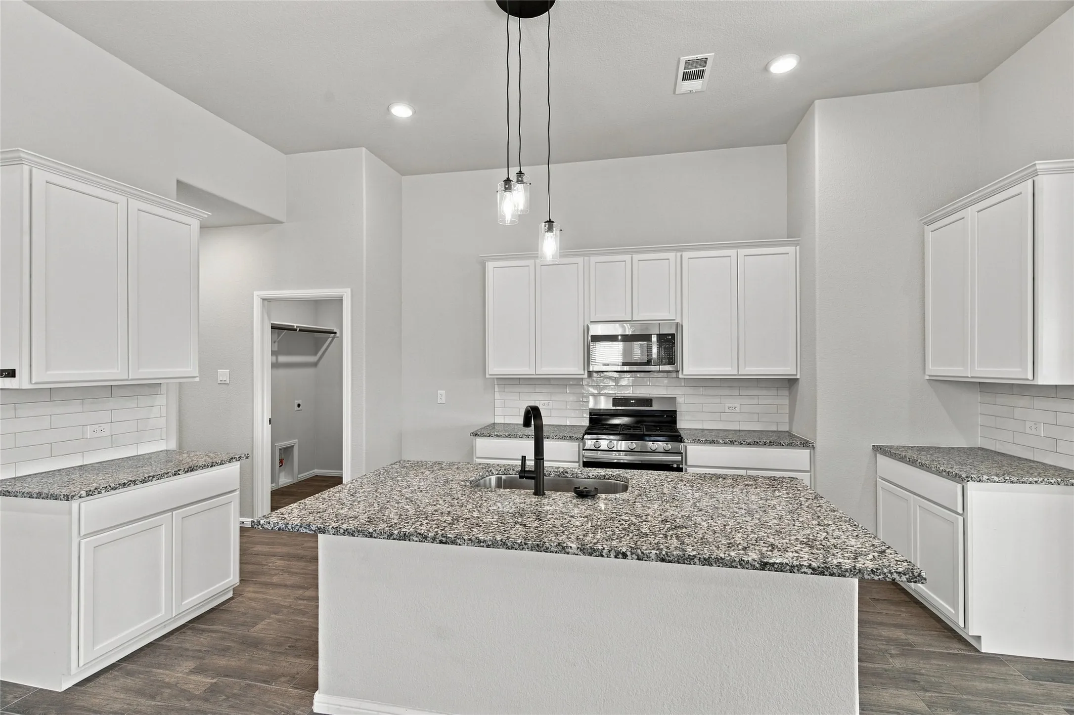 Single Family Residence For Sale in Tarrant County , 1345 Fox Glen Trail, Crowley, Texas 76036, 3 Bedroom, 4 Bathroom, 2 Garage spaces, 2,685 Sqft, built in 2023, mls#21368676, Real Estate Agent in Crowley, Homes For Sale in Tarrant county, Homes For Sale in Crowley, Realtor in Crowley Texas, Real Estate Brokerage Independent Realty Texas, Luminita Cordes Realtor