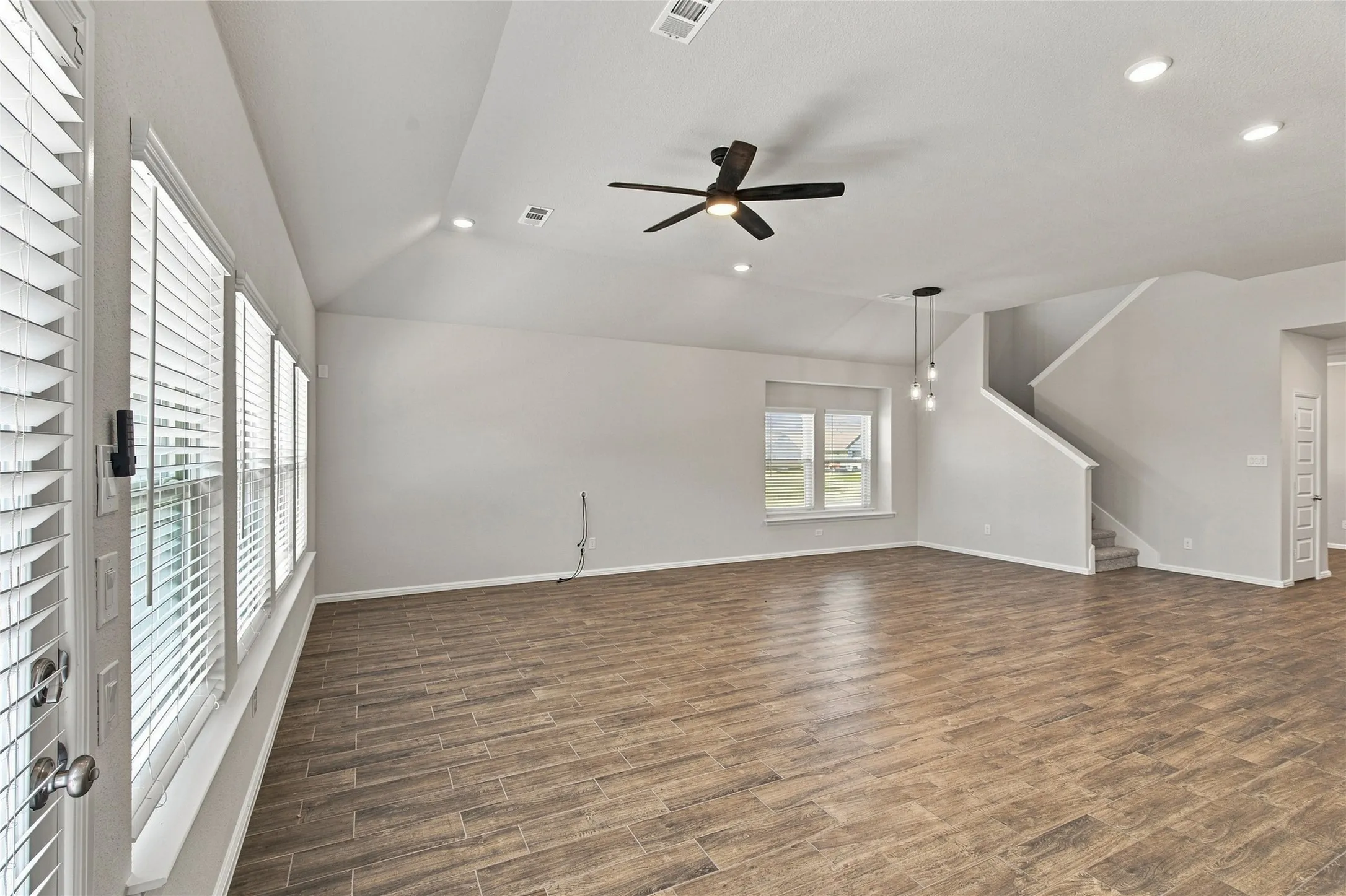 Single Family Residence For Sale in Tarrant County , 1345 Fox Glen Trail, Crowley, Texas 76036, 3 Bedroom, 4 Bathroom, 2 Garage spaces, 2,685 Sqft, built in 2023, mls#21368676, Real Estate Agent in Crowley, Homes For Sale in Tarrant county, Homes For Sale in Crowley, Realtor in Crowley Texas, Real Estate Brokerage Independent Realty Texas, Luminita Cordes Realtor