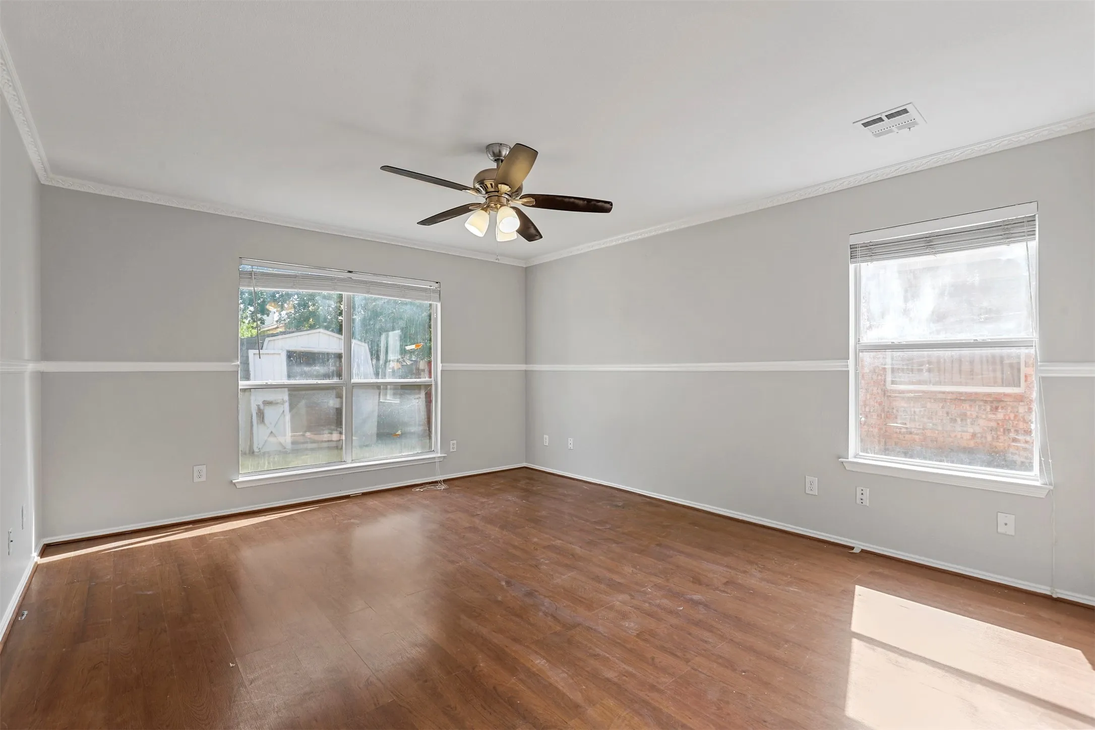 Single Family Residence For Rent in Tarrant County , 813 Jockey Club Lane, Fort Worth, Texas 76179, 4 Bedroom, 4 Bathroom, 2 Garage spaces, 2,551 Sqft, built in 2001, mls#21369342, Real Estate Agent in Fort Worth, Homes For Rent in Tarrant county, Homes For Rent in Fort Worth, Realtor in Fort Worth Texas, Real Estate Brokerage Independent Realty Texas, Luminita Cordes Realtor