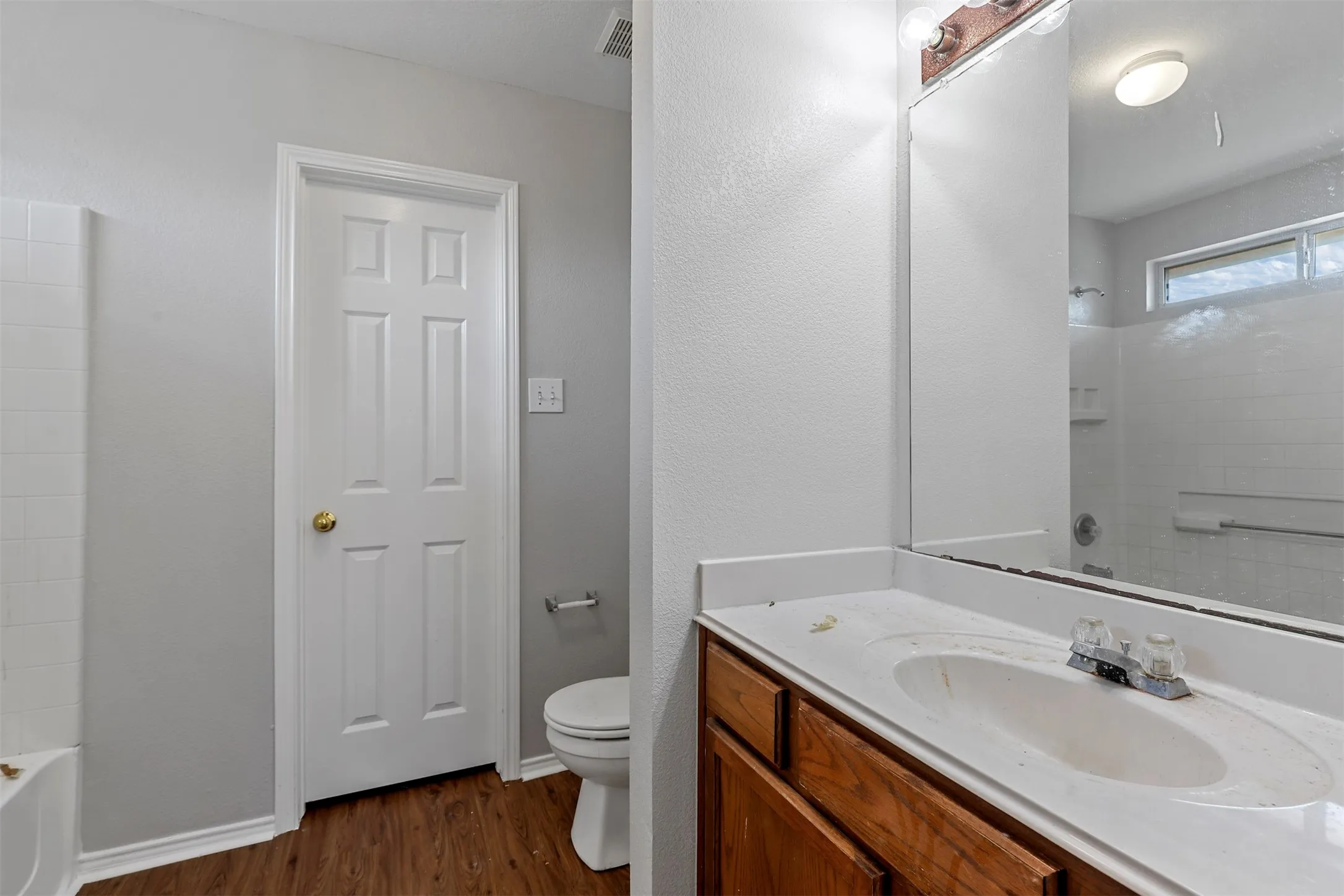Single Family Residence For Rent in Tarrant County , 813 Jockey Club Lane, Fort Worth, Texas 76179, 4 Bedroom, 4 Bathroom, 2 Garage spaces, 2,551 Sqft, built in 2001, mls#21369342, Real Estate Agent in Fort Worth, Homes For Rent in Tarrant county, Homes For Rent in Fort Worth, Realtor in Fort Worth Texas, Real Estate Brokerage Independent Realty Texas, Luminita Cordes Realtor