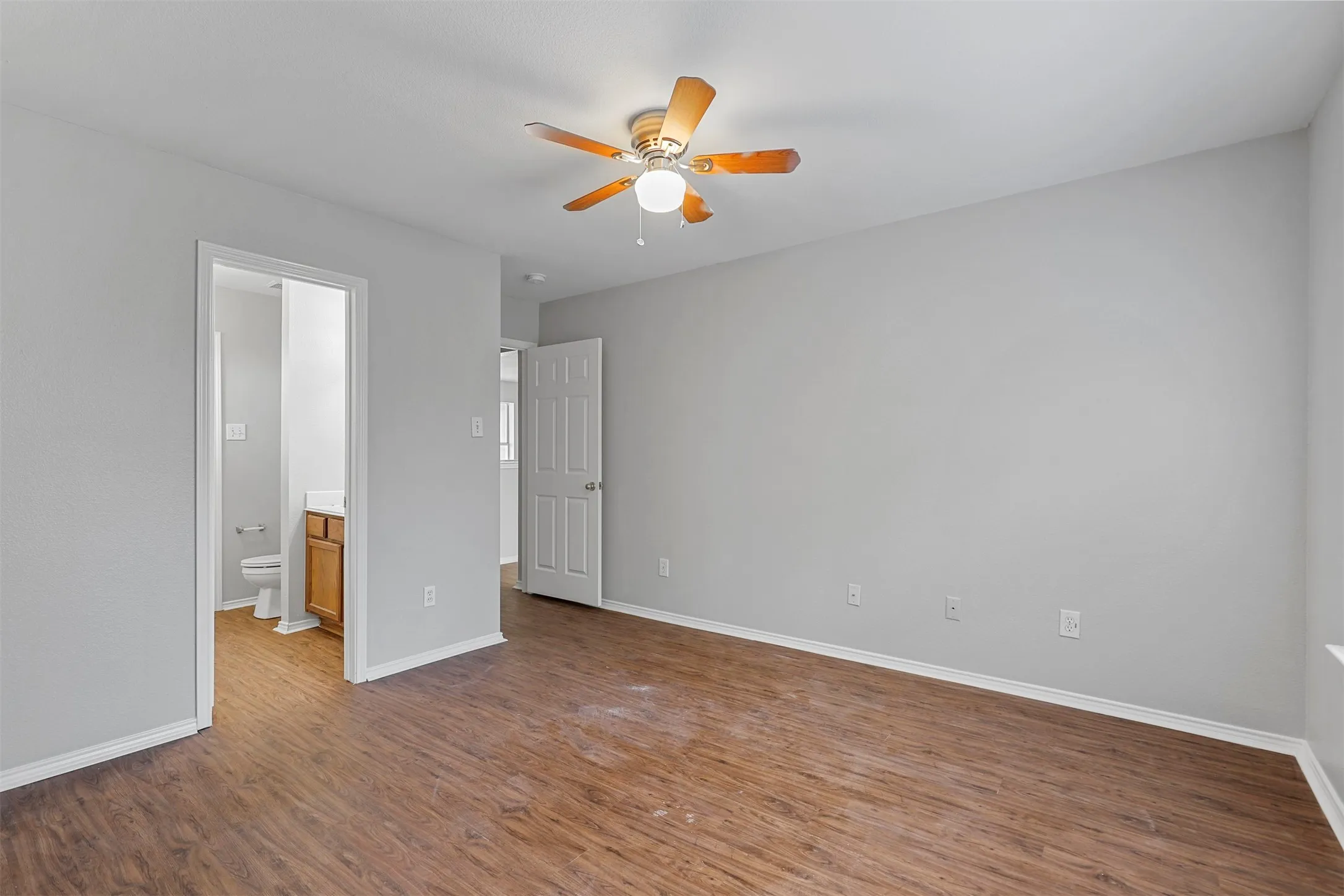 Single Family Residence For Rent in Tarrant County , 813 Jockey Club Lane, Fort Worth, Texas 76179, 4 Bedroom, 4 Bathroom, 2 Garage spaces, 2,551 Sqft, built in 2001, mls#21369342, Real Estate Agent in Fort Worth, Homes For Rent in Tarrant county, Homes For Rent in Fort Worth, Realtor in Fort Worth Texas, Real Estate Brokerage Independent Realty Texas, Luminita Cordes Realtor