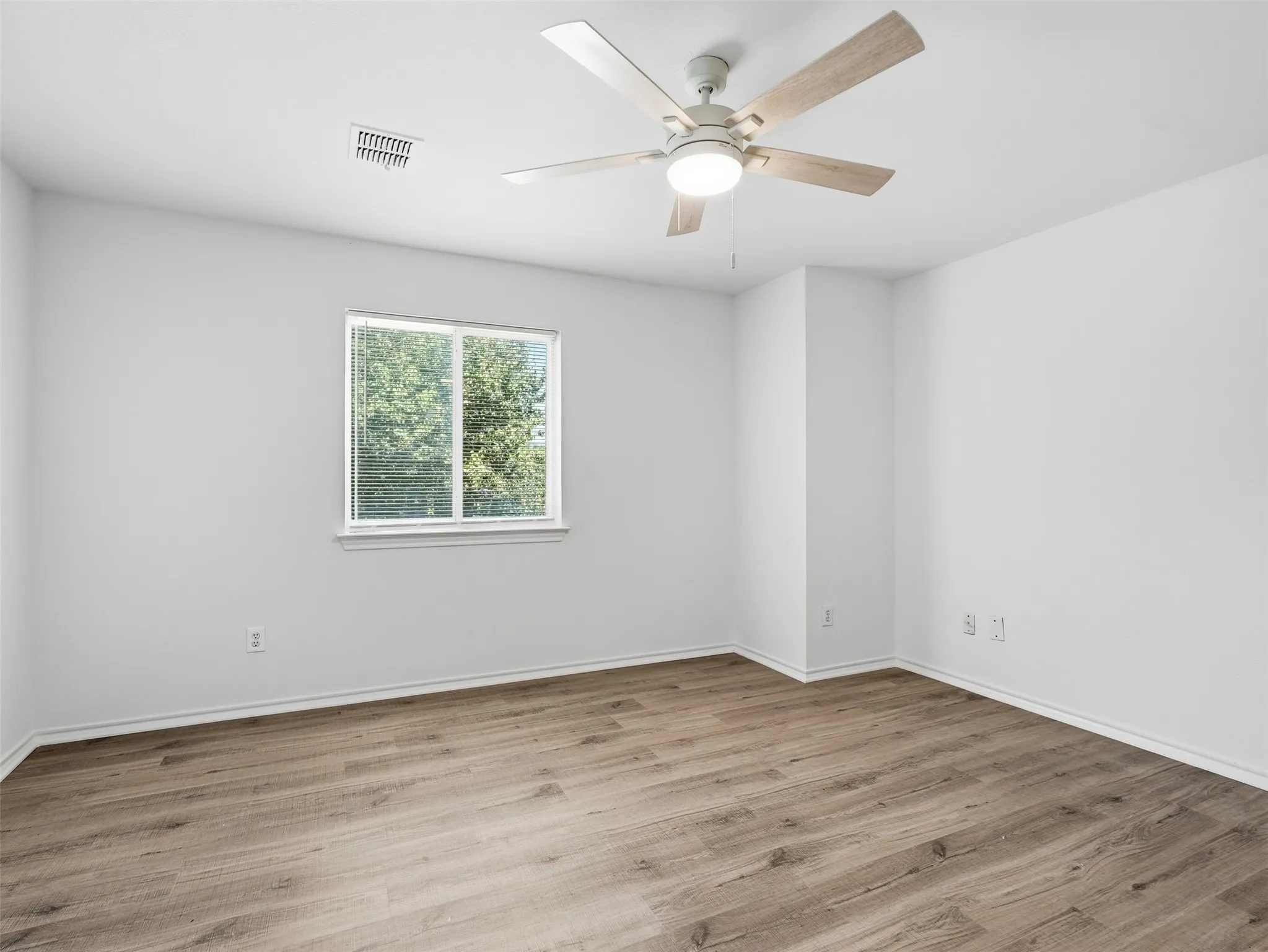 Single Family Residence For Rent in Collin County , 2808 High Pointe Boulevard, Mc Kinney, Texas 75071, 6 Bedroom, 3 Bathroom, 2 Garage spaces, 2,621 Sqft, built in 1999, mls#21369345, Real Estate Agent in Mc Kinney, Homes For Rent in Collin county, Homes For Rent in Mc Kinney, Realtor in Mc Kinney Texas, Real Estate Brokerage Independent Realty Texas, Luminita Cordes Realtor