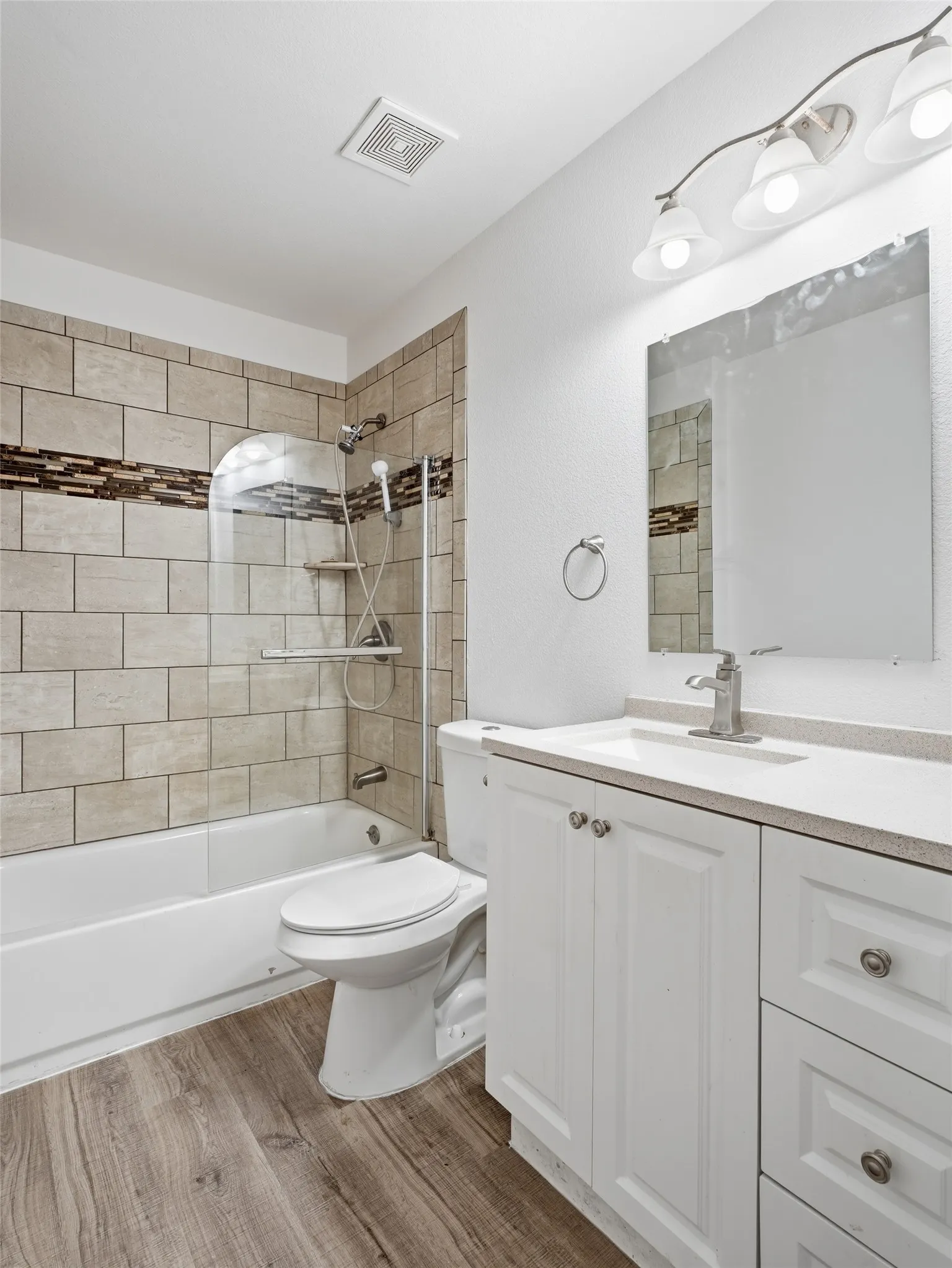 Single Family Residence For Rent in Collin County , 2808 High Pointe Boulevard, Mc Kinney, Texas 75071, 6 Bedroom, 3 Bathroom, 2 Garage spaces, 2,621 Sqft, built in 1999, mls#21369345, Real Estate Agent in Mc Kinney, Homes For Rent in Collin county, Homes For Rent in Mc Kinney, Realtor in Mc Kinney Texas, Real Estate Brokerage Independent Realty Texas, Luminita Cordes Realtor