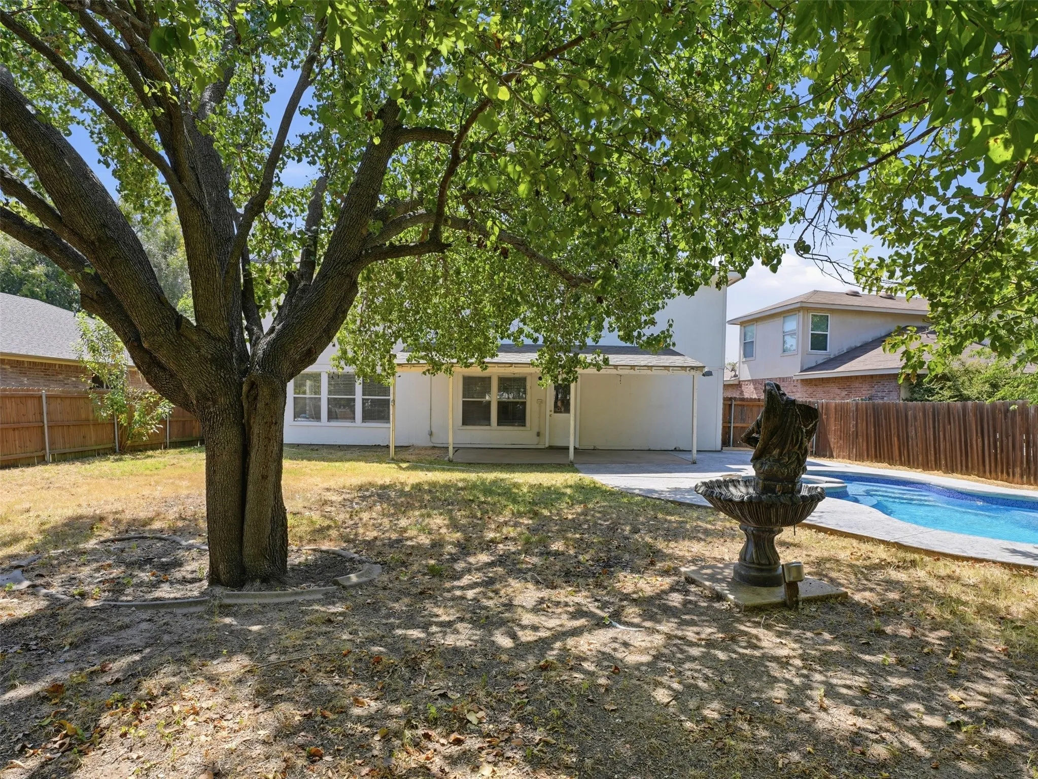 Single Family Residence For Rent in Collin County , 2808 High Pointe Boulevard, Mc Kinney, Texas 75071, 6 Bedroom, 3 Bathroom, 2 Garage spaces, 2,621 Sqft, built in 1999, mls#21369345, Real Estate Agent in Mc Kinney, Homes For Rent in Collin county, Homes For Rent in Mc Kinney, Realtor in Mc Kinney Texas, Real Estate Brokerage Independent Realty Texas, Luminita Cordes Realtor