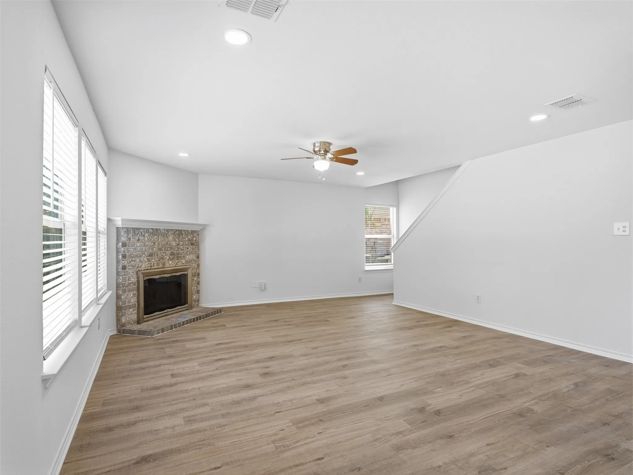 Single Family Residence For Rent in Collin County , 2808 High Pointe Boulevard, Mc Kinney, Texas 75071, 6 Bedroom, 3 Bathroom, 2 Garage spaces, 2,621 Sqft, built in 1999, mls#21369345, Real Estate Agent in Mc Kinney, Homes For Rent in Collin county, Homes For Rent in Mc Kinney, Realtor in Mc Kinney Texas, Real Estate Brokerage Independent Realty Texas, Luminita Cordes Realtor