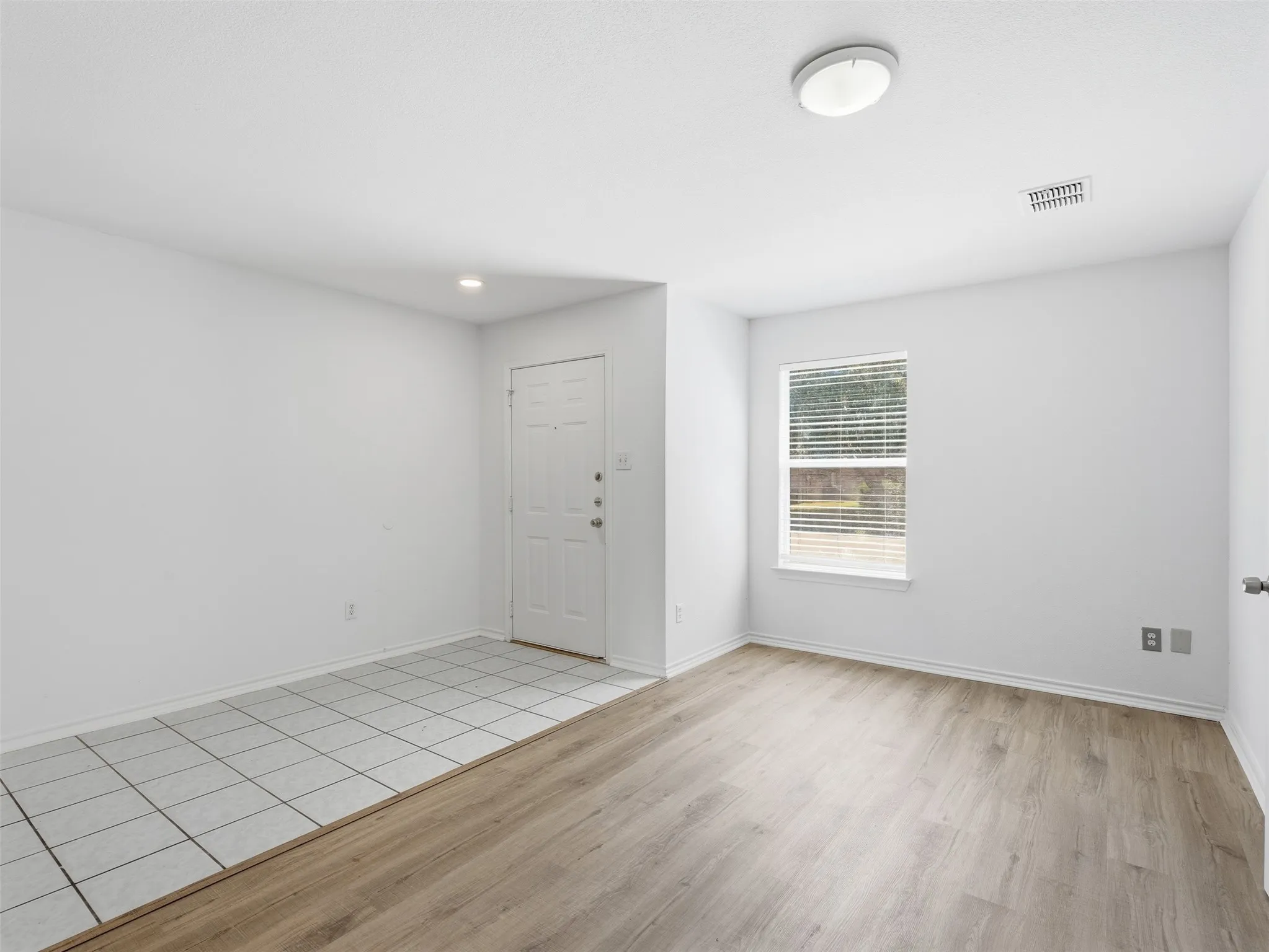 Single Family Residence For Rent in Collin County , 2808 High Pointe Boulevard, Mc Kinney, Texas 75071, 6 Bedroom, 3 Bathroom, 2 Garage spaces, 2,621 Sqft, built in 1999, mls#21369345, Real Estate Agent in Mc Kinney, Homes For Rent in Collin county, Homes For Rent in Mc Kinney, Realtor in Mc Kinney Texas, Real Estate Brokerage Independent Realty Texas, Luminita Cordes Realtor