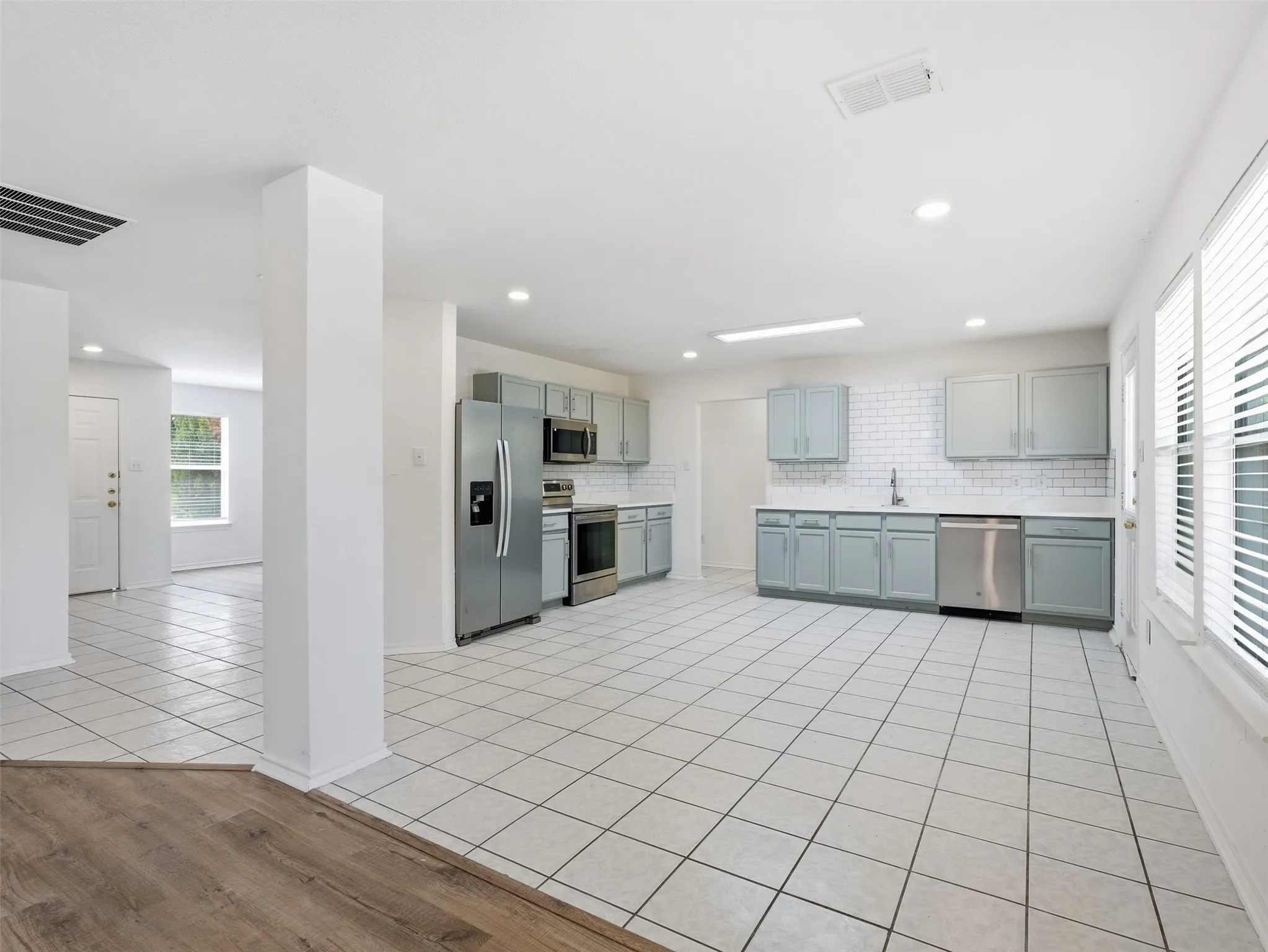 Single Family Residence For Rent in Collin County , 2808 High Pointe Boulevard, Mc Kinney, Texas 75071, 6 Bedroom, 3 Bathroom, 2 Garage spaces, 2,621 Sqft, built in 1999, mls#21369345, Real Estate Agent in Mc Kinney, Homes For Rent in Collin county, Homes For Rent in Mc Kinney, Realtor in Mc Kinney Texas, Real Estate Brokerage Independent Realty Texas, Luminita Cordes Realtor