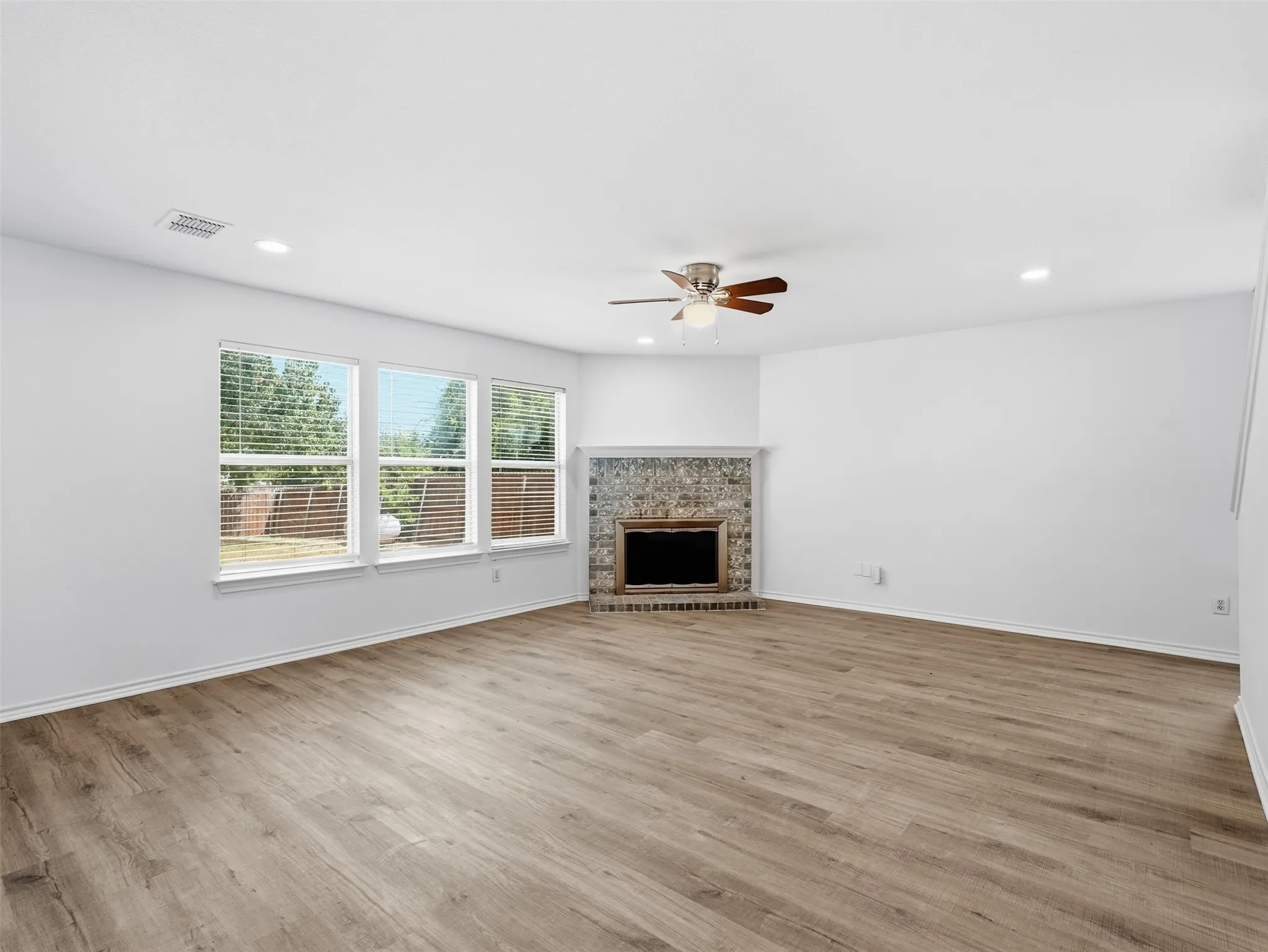 Single Family Residence For Rent in Collin County , 2808 High Pointe Boulevard, Mc Kinney, Texas 75071, 6 Bedroom, 3 Bathroom, 2 Garage spaces, 2,621 Sqft, built in 1999, mls#21369345, Real Estate Agent in Mc Kinney, Homes For Rent in Collin county, Homes For Rent in Mc Kinney, Realtor in Mc Kinney Texas, Real Estate Brokerage Independent Realty Texas, Luminita Cordes Realtor
