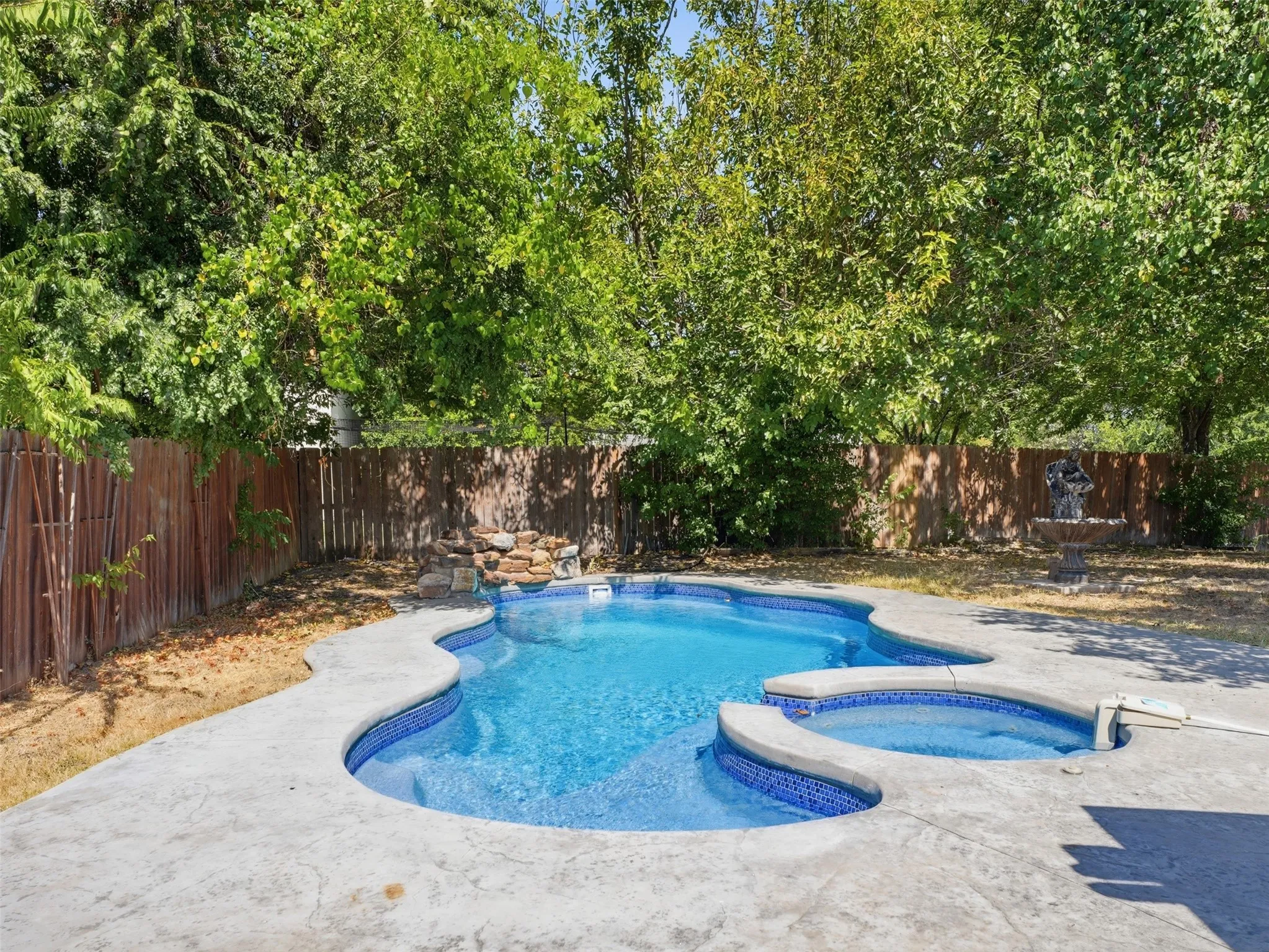 Single Family Residence For Rent in Collin County , 2808 High Pointe Boulevard, Mc Kinney, Texas 75071, 6 Bedroom, 3 Bathroom, 2 Garage spaces, 2,621 Sqft, built in 1999, mls#21369345, Real Estate Agent in Mc Kinney, Homes For Rent in Collin county, Homes For Rent in Mc Kinney, Realtor in Mc Kinney Texas, Real Estate Brokerage Independent Realty Texas, Luminita Cordes Realtor