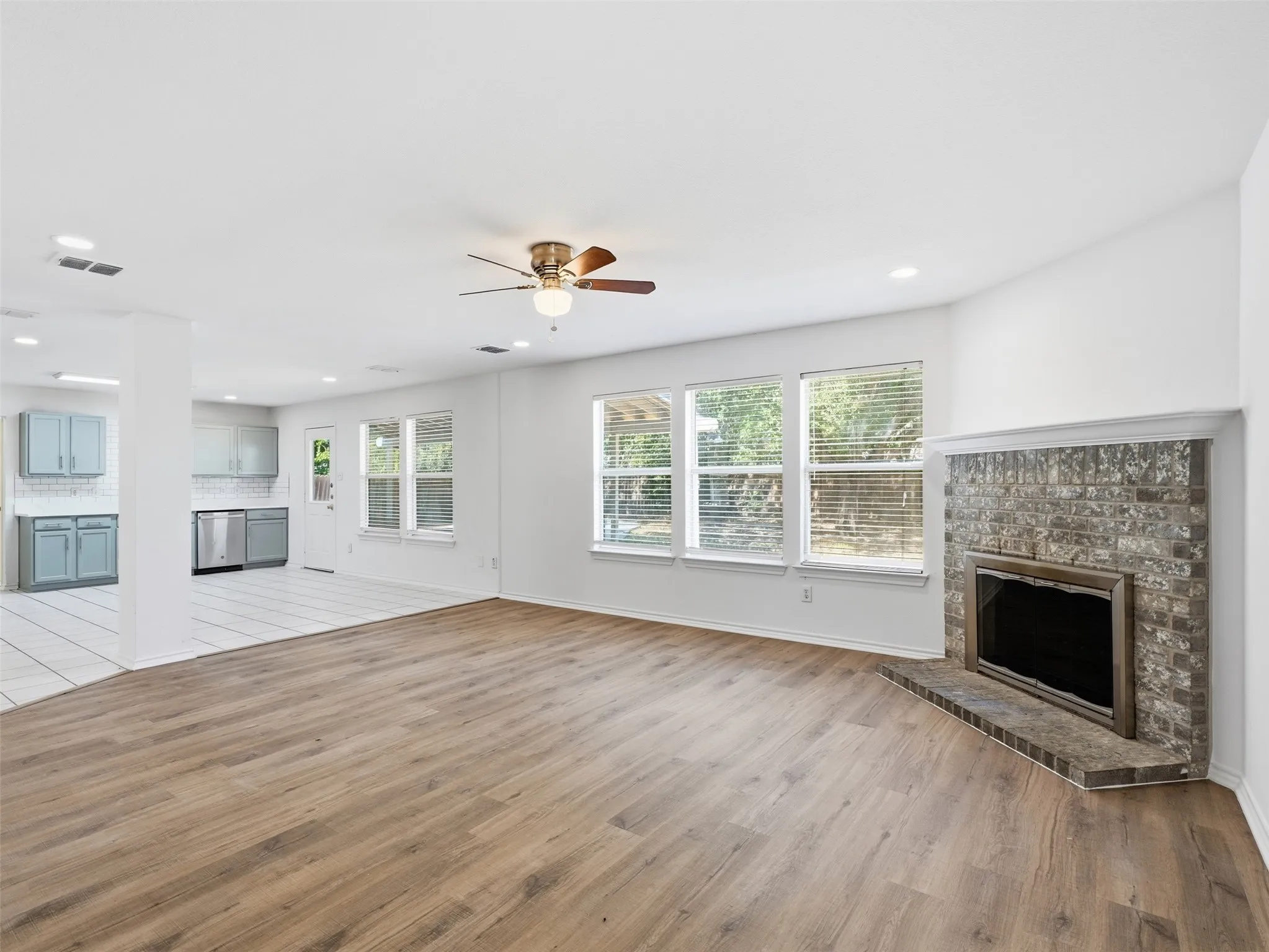 Single Family Residence For Rent in Collin County , 2808 High Pointe Boulevard, Mc Kinney, Texas 75071, 6 Bedroom, 3 Bathroom, 2 Garage spaces, 2,621 Sqft, built in 1999, mls#21369345, Real Estate Agent in Mc Kinney, Homes For Rent in Collin county, Homes For Rent in Mc Kinney, Realtor in Mc Kinney Texas, Real Estate Brokerage Independent Realty Texas, Luminita Cordes Realtor