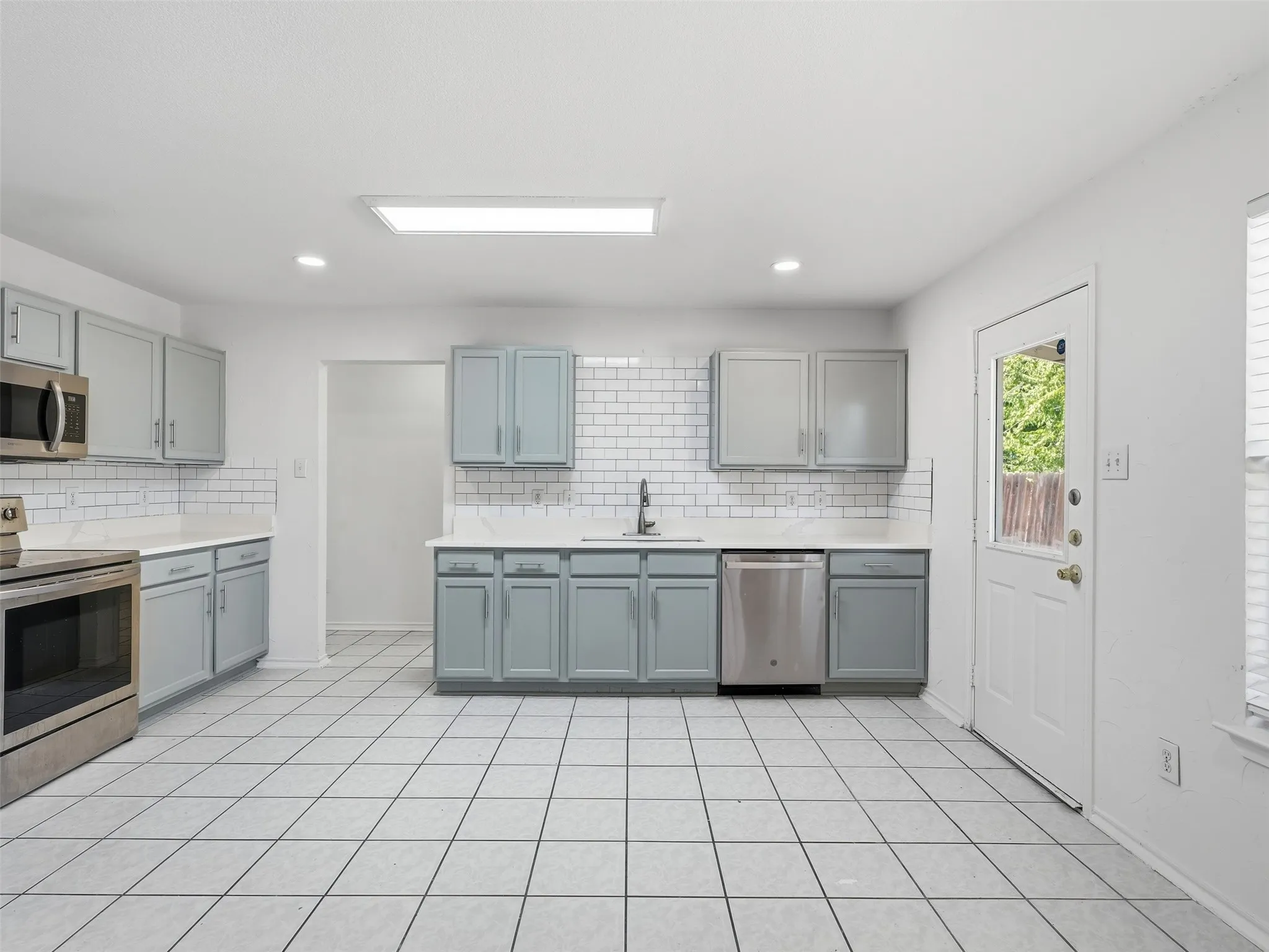 Single Family Residence For Rent in Collin County , 2808 High Pointe Boulevard, Mc Kinney, Texas 75071, 6 Bedroom, 3 Bathroom, 2 Garage spaces, 2,621 Sqft, built in 1999, mls#21369345, Real Estate Agent in Mc Kinney, Homes For Rent in Collin county, Homes For Rent in Mc Kinney, Realtor in Mc Kinney Texas, Real Estate Brokerage Independent Realty Texas, Luminita Cordes Realtor