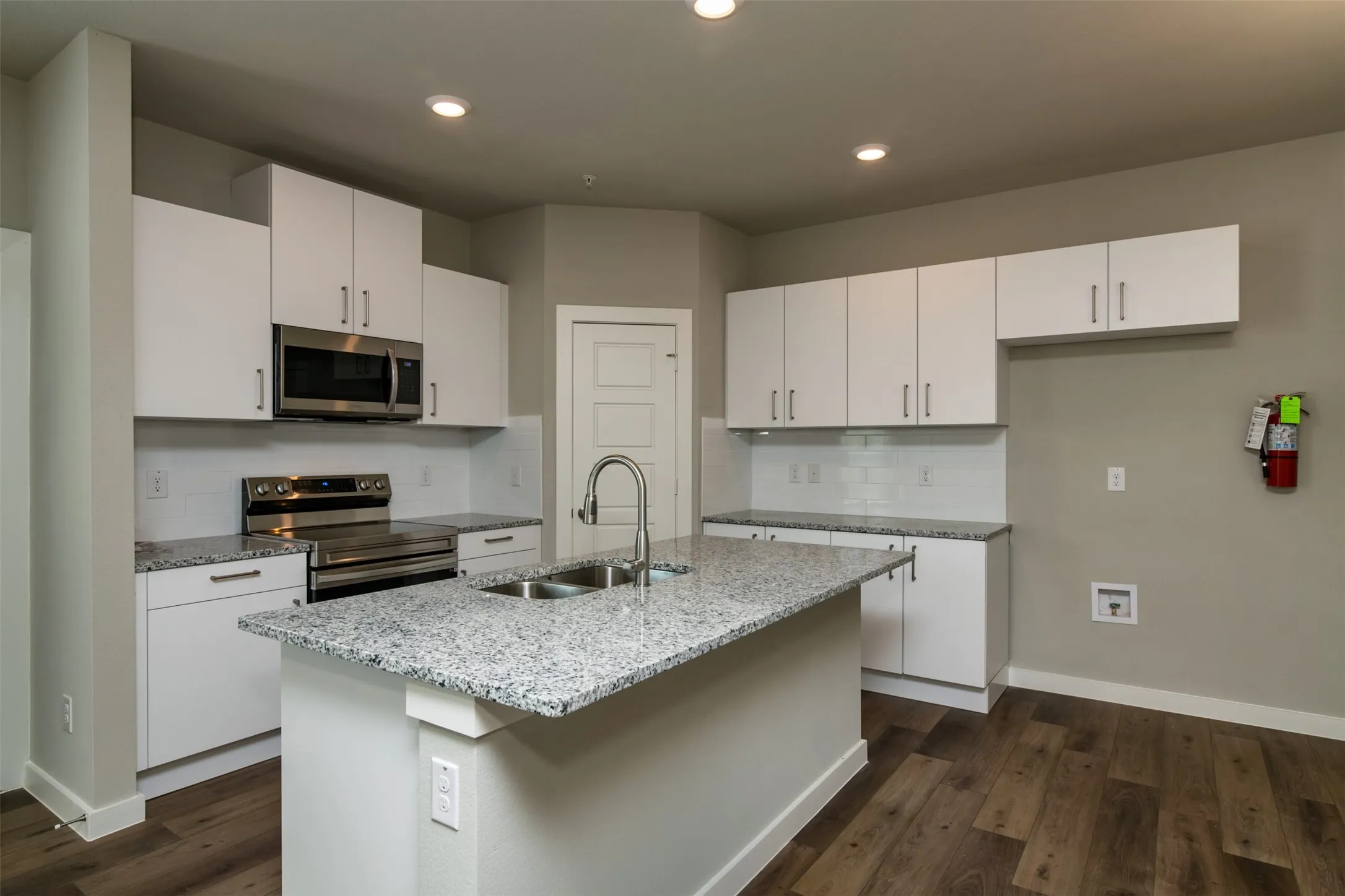 Apartment For Rent in Ellis County , 727 Harvest Moon Drive, Venus, Texas 76084, 2 Bedroom, 2 Bathroom, 1 Garage spaces, 1,134 Sqft, built in 2022, mls#21369357, Real Estate Agent in Venus, Homes For Rent in Ellis county, Homes For Rent in Venus, Realtor in Venus Texas, Real Estate Brokerage Independent Realty Texas, Luminita Cordes Realtor