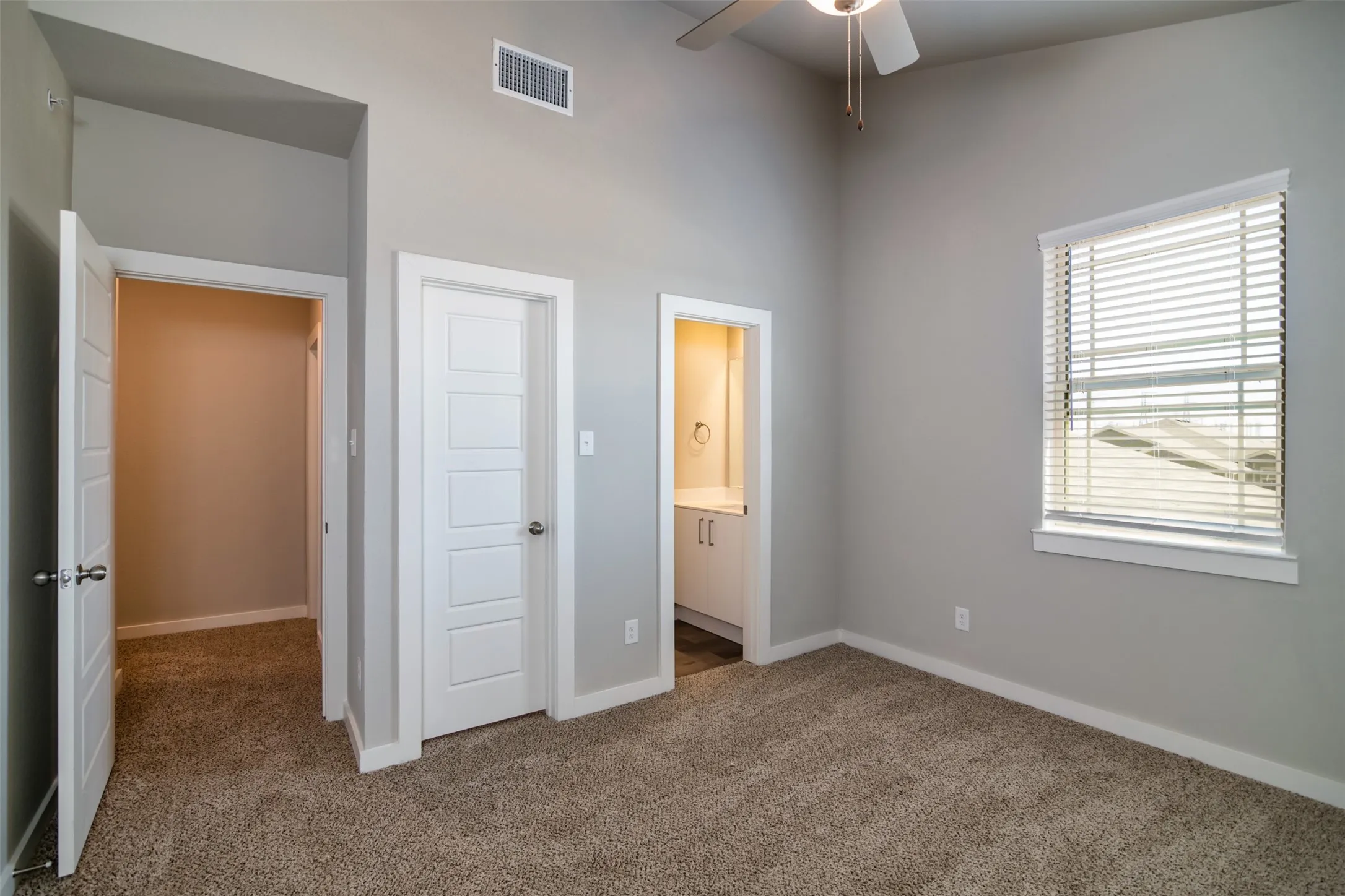 Apartment For Rent in Ellis County , 727 Harvest Moon Drive, Venus, Texas 76084, 2 Bedroom, 2 Bathroom, 1 Garage spaces, 1,134 Sqft, built in 2022, mls#21369357, Real Estate Agent in Venus, Homes For Rent in Ellis county, Homes For Rent in Venus, Realtor in Venus Texas, Real Estate Brokerage Independent Realty Texas, Luminita Cordes Realtor