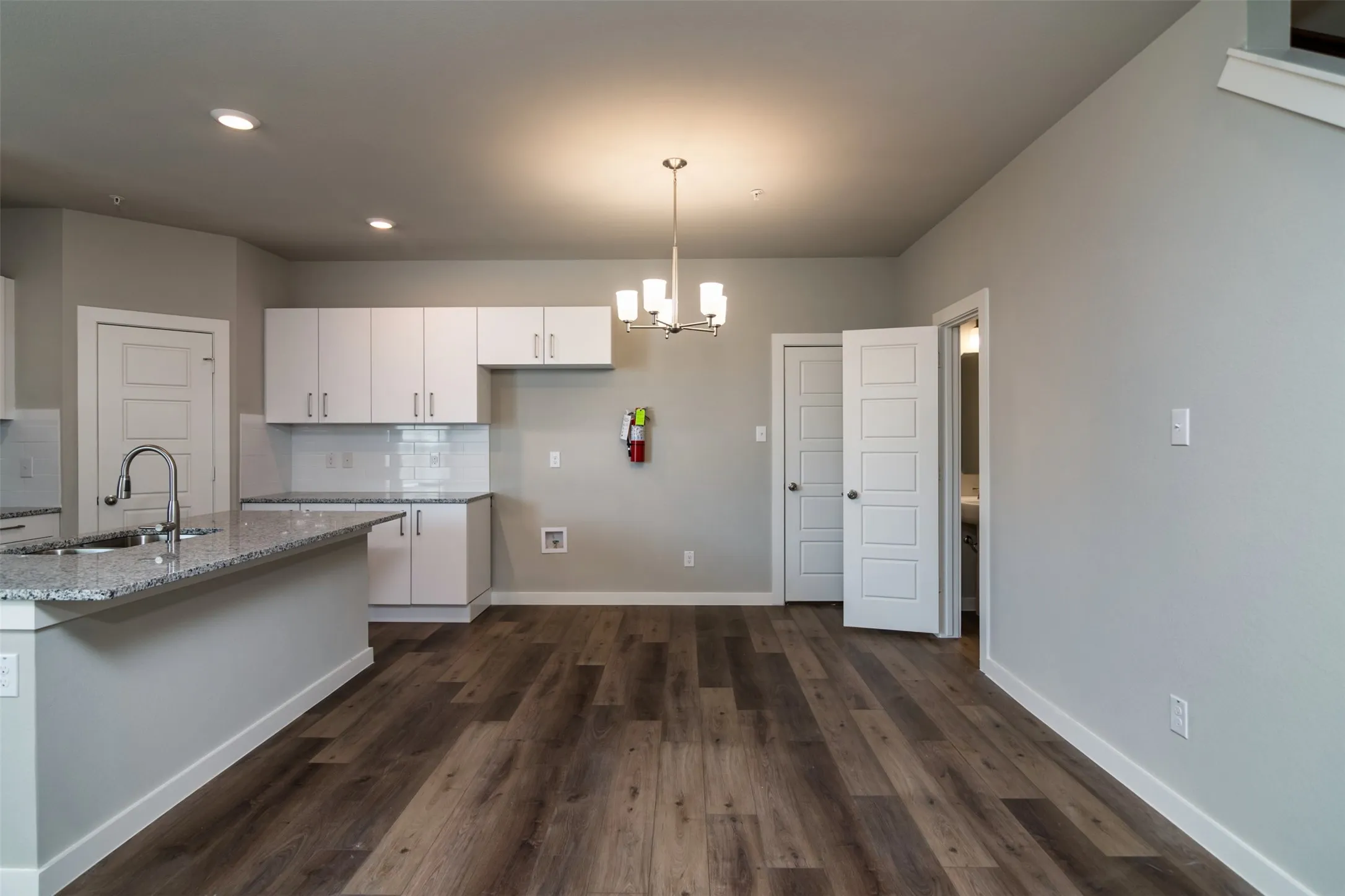 Apartment For Rent in Ellis County , 727 Harvest Moon Drive, Venus, Texas 76084, 2 Bedroom, 2 Bathroom, 1 Garage spaces, 1,134 Sqft, built in 2022, mls#21369357, Real Estate Agent in Venus, Homes For Rent in Ellis county, Homes For Rent in Venus, Realtor in Venus Texas, Real Estate Brokerage Independent Realty Texas, Luminita Cordes Realtor