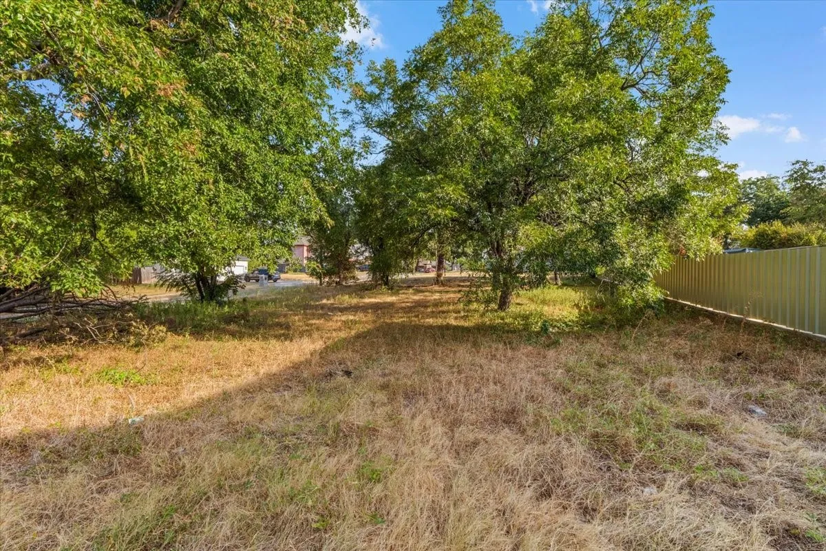 Unimproved Land For Sale in Tarrant County , 2501 E Vickery Boulevard, Fort Worth, Texas 76105, 0, 0, Garage spaces, 0 Sqft, built in 0, mls#21369327, Real Estate Agent in Fort Worth, Homes For Sale in Tarrant county, Homes For Sale in Fort Worth, Realtor in Fort Worth Texas, Real Estate Brokerage Independent Realty Texas, Luminita Cordes Realtor