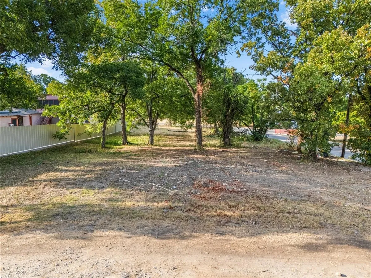 Unimproved Land For Sale in Tarrant County , 2501 E Vickery Boulevard, Fort Worth, Texas 76105, 0, 0, Garage spaces, 0 Sqft, built in 0, mls#21369327, Real Estate Agent in Fort Worth, Homes For Sale in Tarrant county, Homes For Sale in Fort Worth, Realtor in Fort Worth Texas, Real Estate Brokerage Independent Realty Texas, Luminita Cordes Realtor