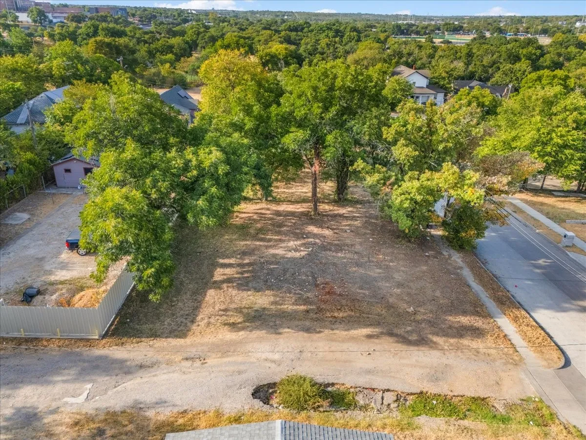 Unimproved Land For Sale in Tarrant County , 2501 E Vickery Boulevard, Fort Worth, Texas 76105, 0, 0, Garage spaces, 0 Sqft, built in 0, mls#21369327, Real Estate Agent in Fort Worth, Homes For Sale in Tarrant county, Homes For Sale in Fort Worth, Realtor in Fort Worth Texas, Real Estate Brokerage Independent Realty Texas, Luminita Cordes Realtor