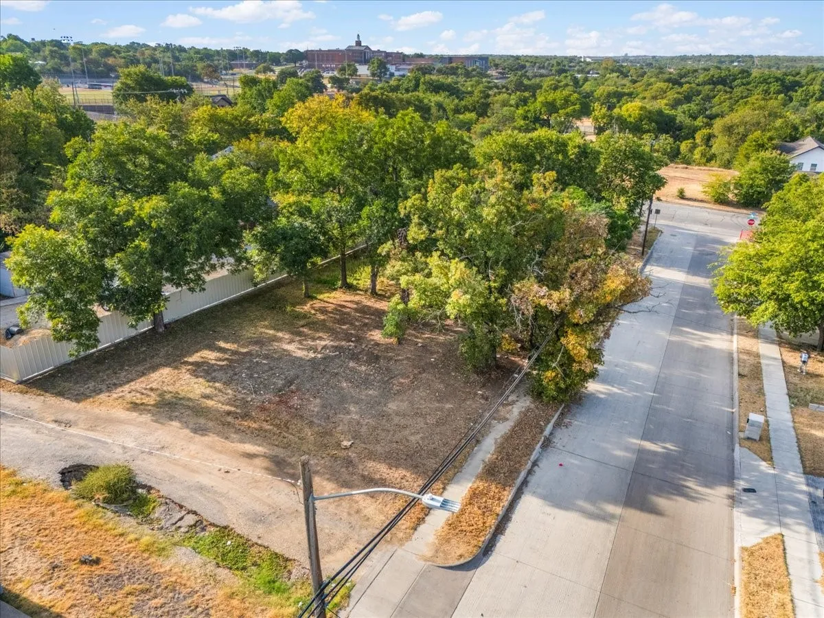 Unimproved Land For Sale in Tarrant County , 2501 E Vickery Boulevard, Fort Worth, Texas 76105, 0, 0, Garage spaces, 0 Sqft, built in 0, mls#21369327, Real Estate Agent in Fort Worth, Homes For Sale in Tarrant county, Homes For Sale in Fort Worth, Realtor in Fort Worth Texas, Real Estate Brokerage Independent Realty Texas, Luminita Cordes Realtor
